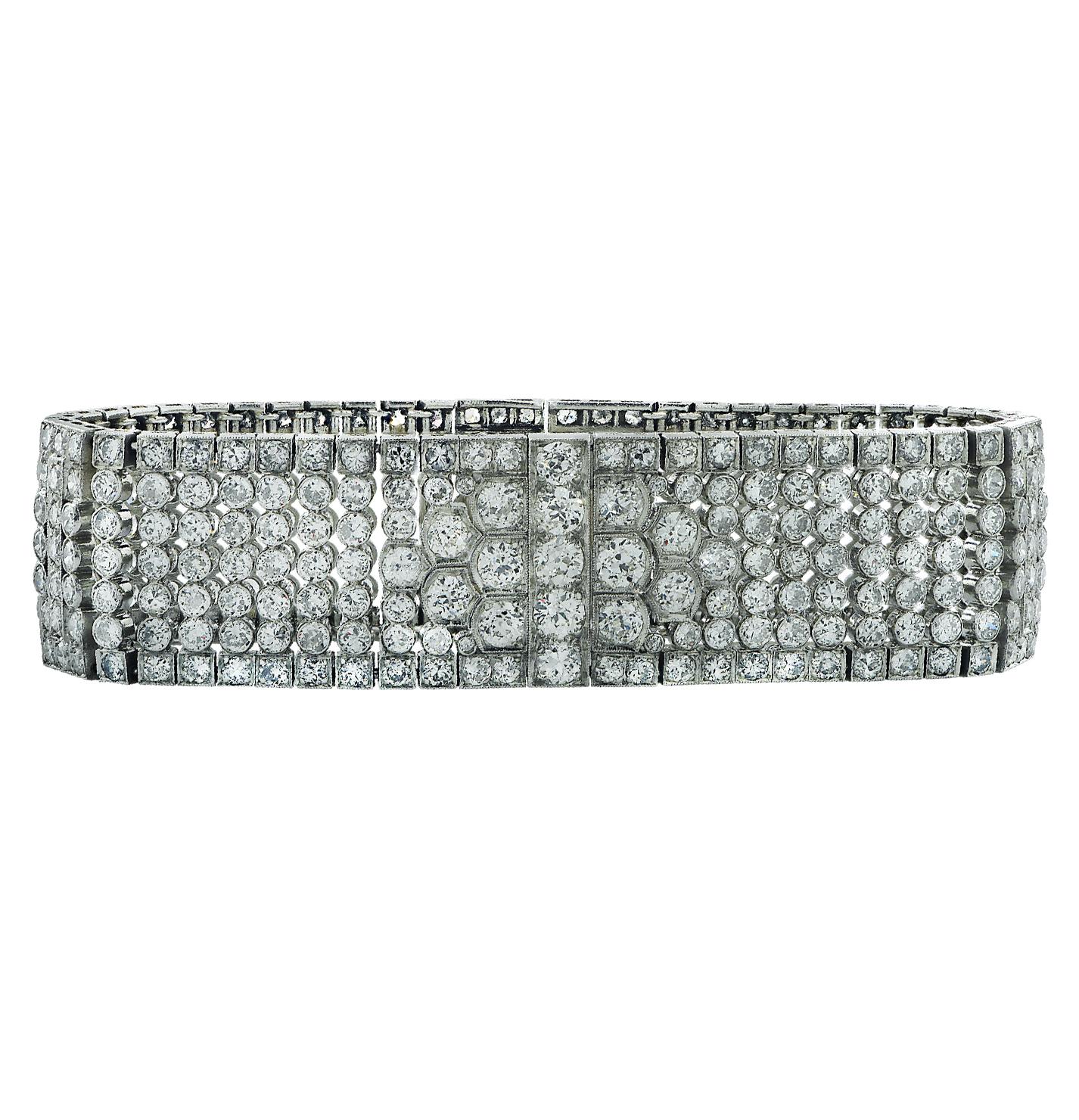 Women's Art Deco 15 Carat Diamond Bangle Bracelet For Sale