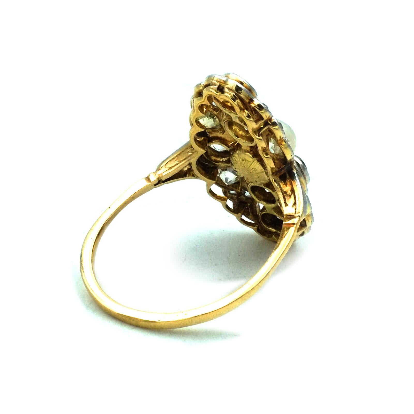 Art Deco 1.5 Carat Diamond Pearl Gold and Platinum Ring, circa 1915 In Good Condition For Sale In Goettingen, DE