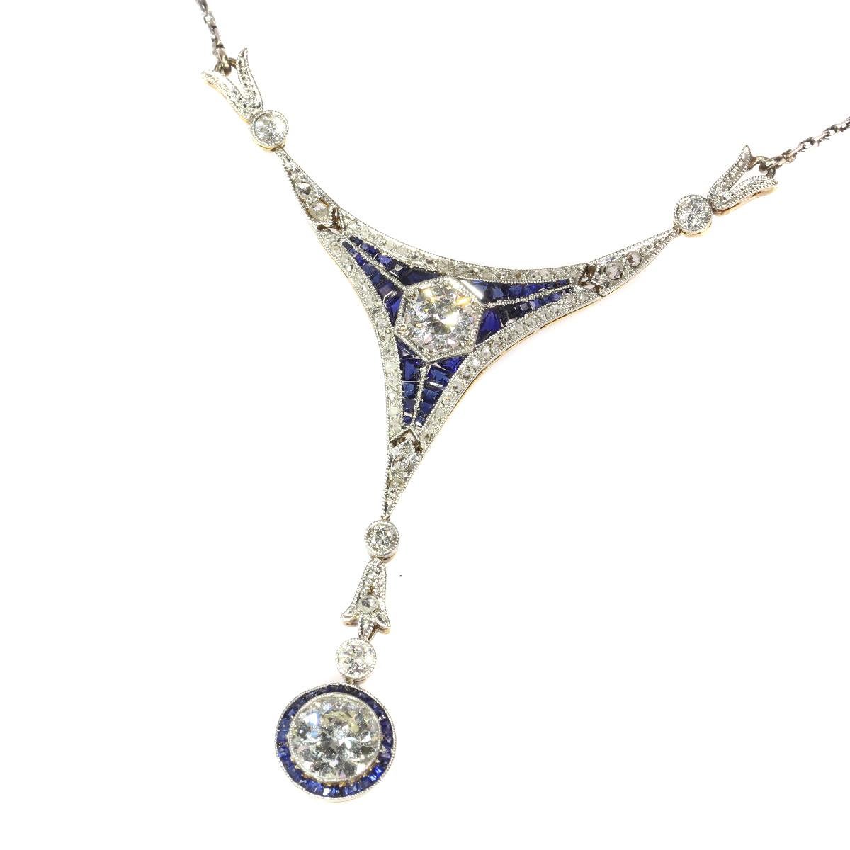 Art Deco 1.50 Carat Diamond and Sapphire 18 Karat Yellow Gold Pendant Necklace In Excellent Condition For Sale In Antwerp, BE