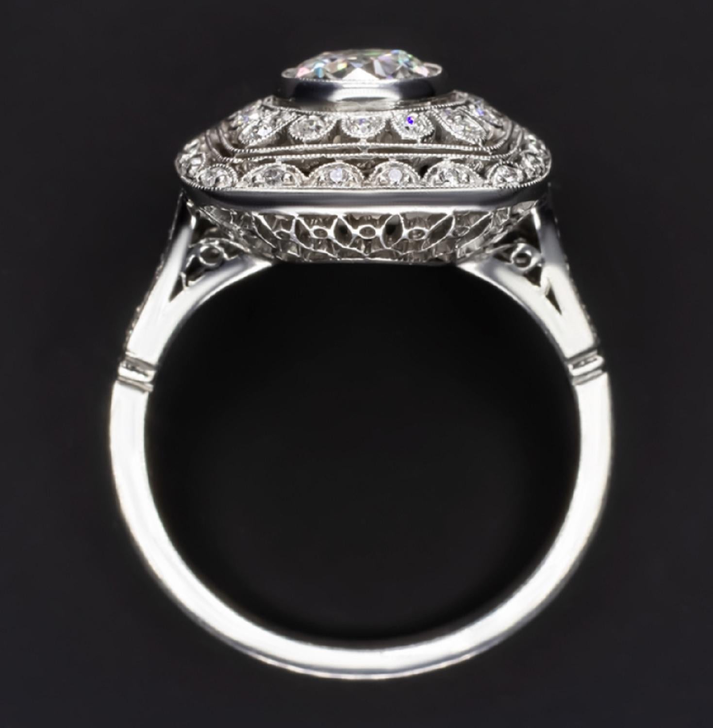 Art Deco 1.50 Carat Solitaire Platinum Ring In Excellent Condition For Sale In Rome, IT