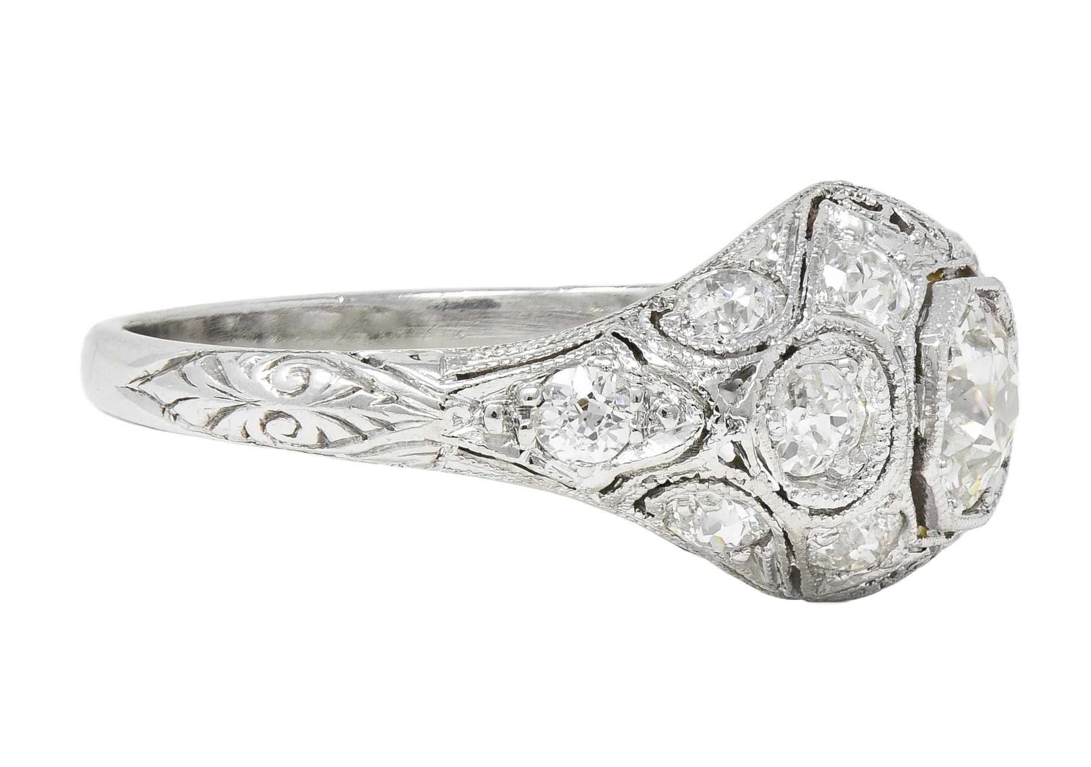 Taille vieille Europe Art Deco 1.50 CTW Old European Diamond Platinum Foliate Vintage Engagement Ring en vente