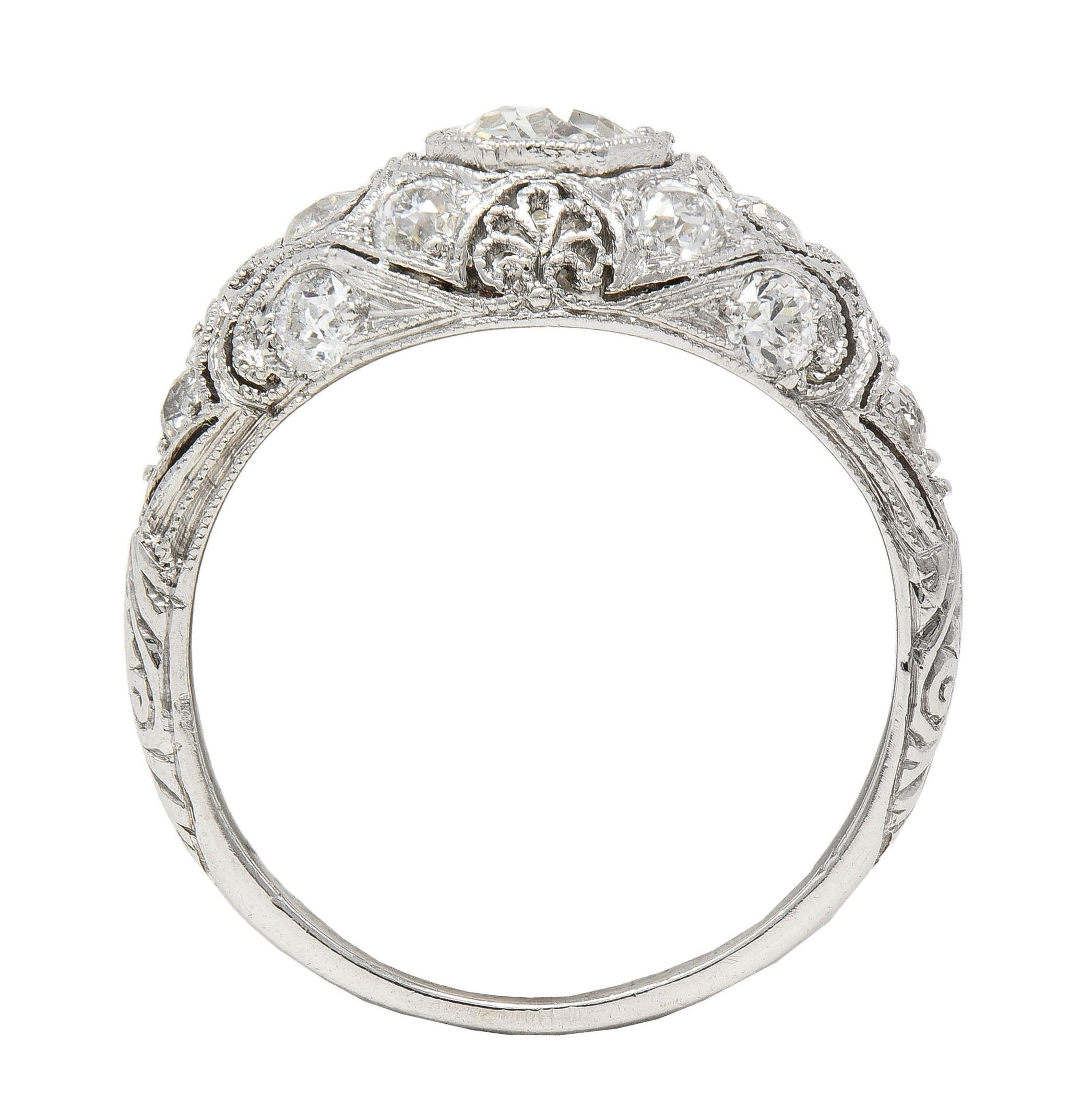 Art Deco 1.50 CTW Old European Diamond Platinum Foliate Vintage Engagement Ring en vente 3