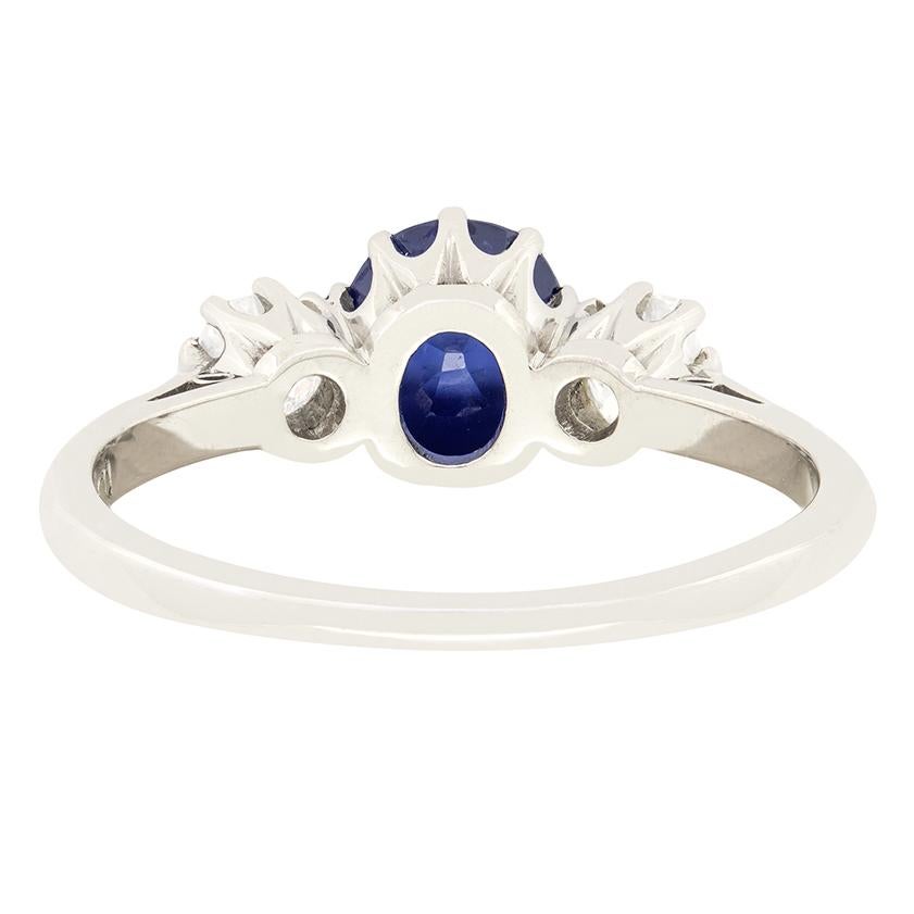 Art Deco 1.50ct Sapphire and Diamond Trilogy Ring, c.1920s In Good Condition In London, GB