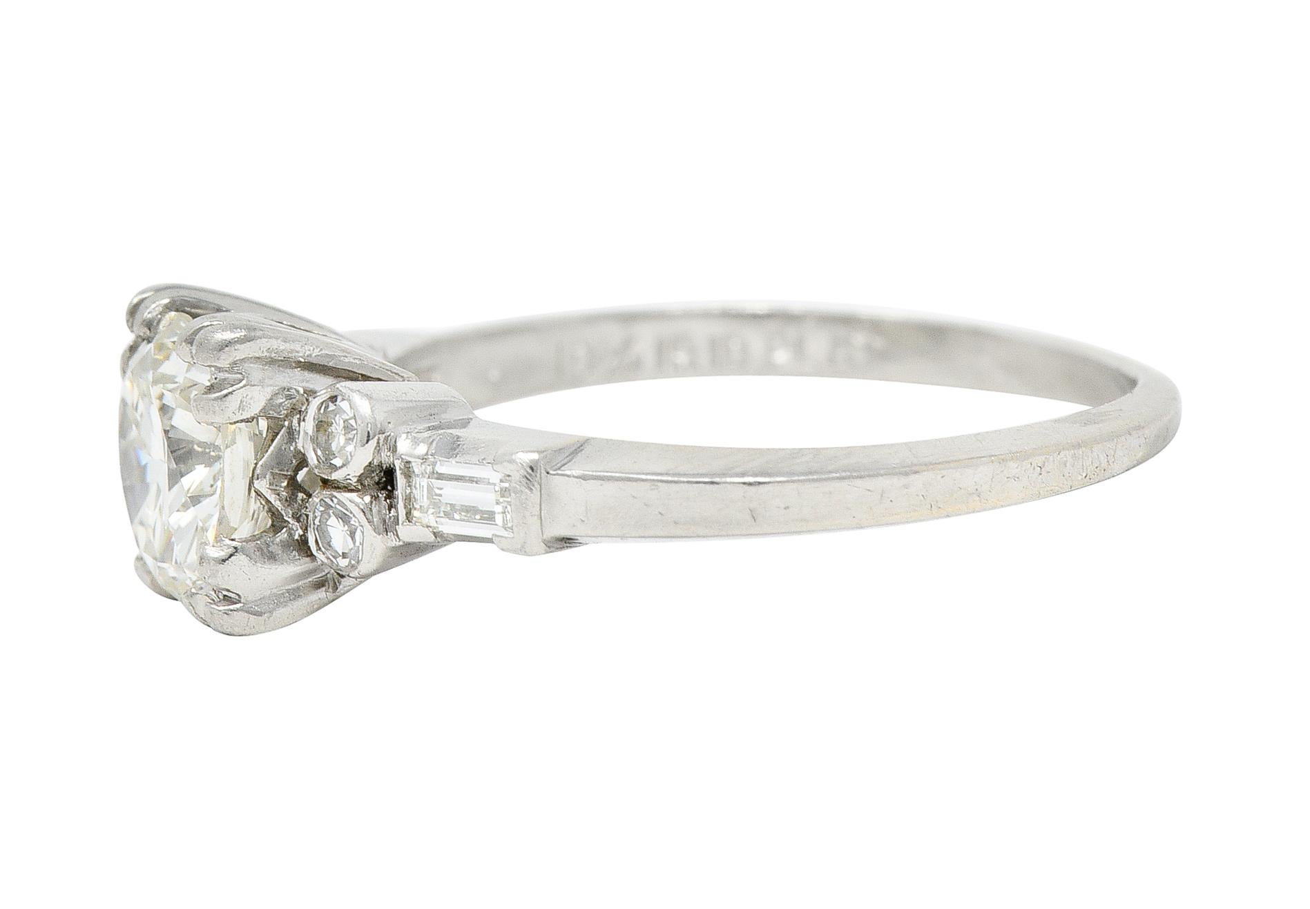 Platin-Verlobungsring mit 1,53 Karat geometrischem Diamanten im Übergangsschliff im Art déco-Stil für Damen oder Herren im Angebot