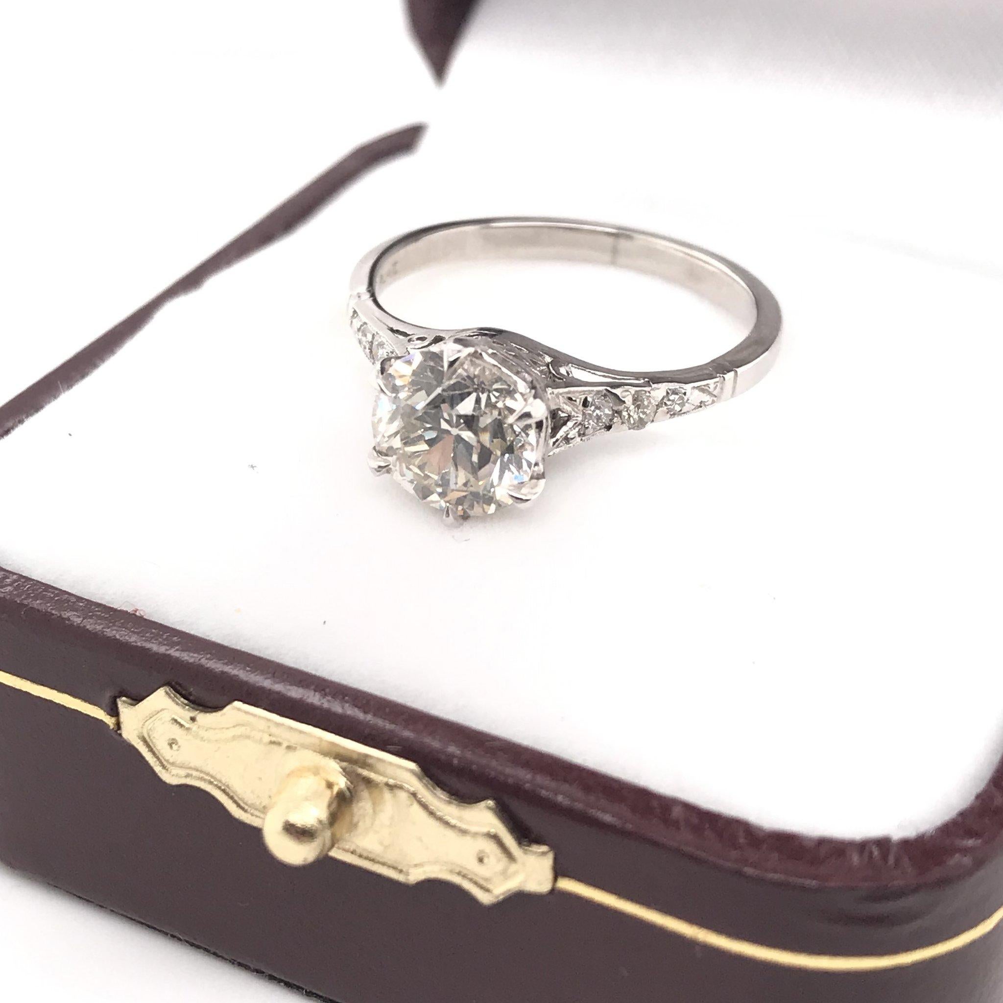 Art Deco 1.54 Carat Platinum Diamond Solitaire Engagement Ring 4