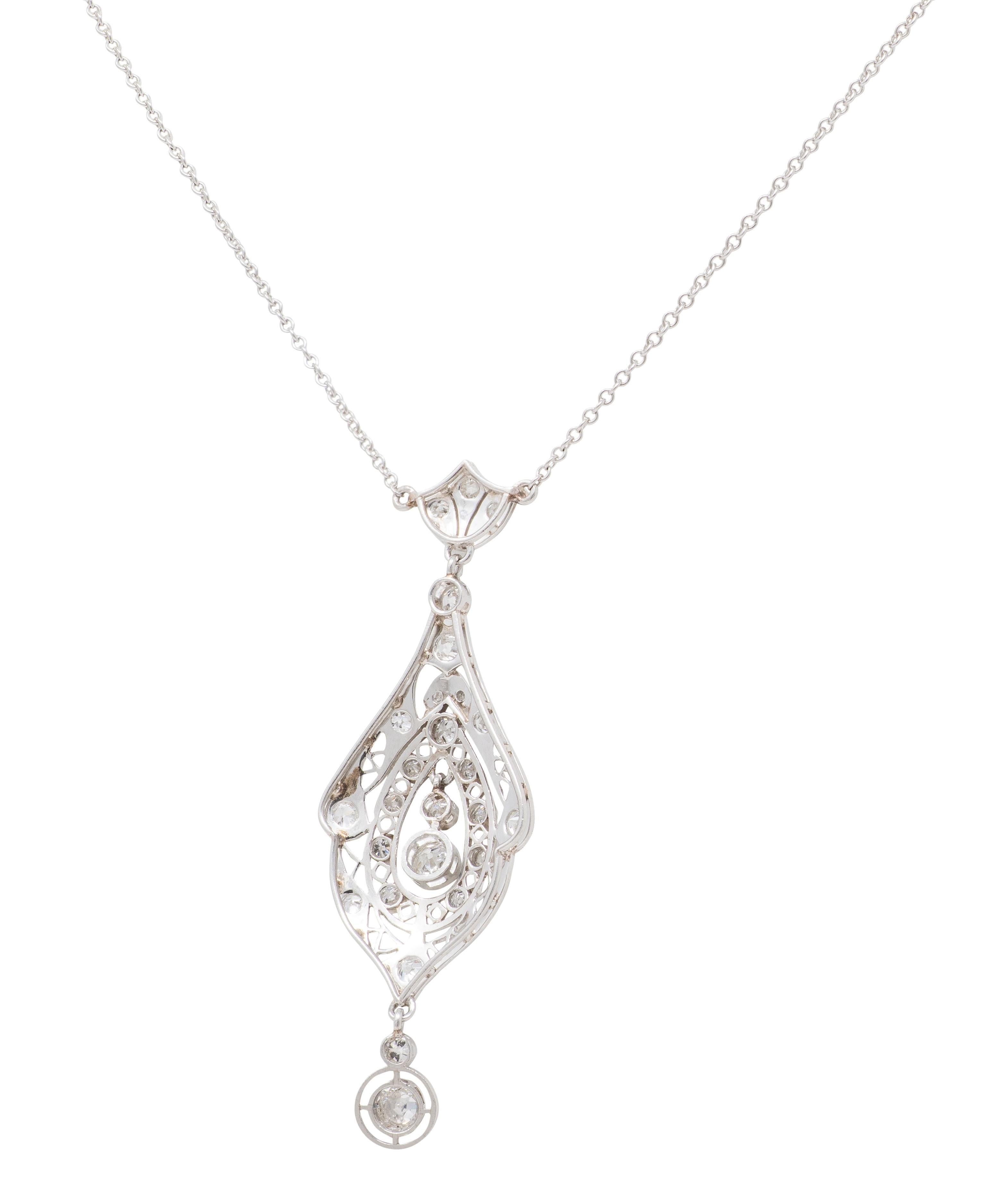 Art Deco 1.54 CTW Platin Vintage Geometrischer Lavalier-Anhänger Halskette im Zustand „Hervorragend“ im Angebot in Philadelphia, PA