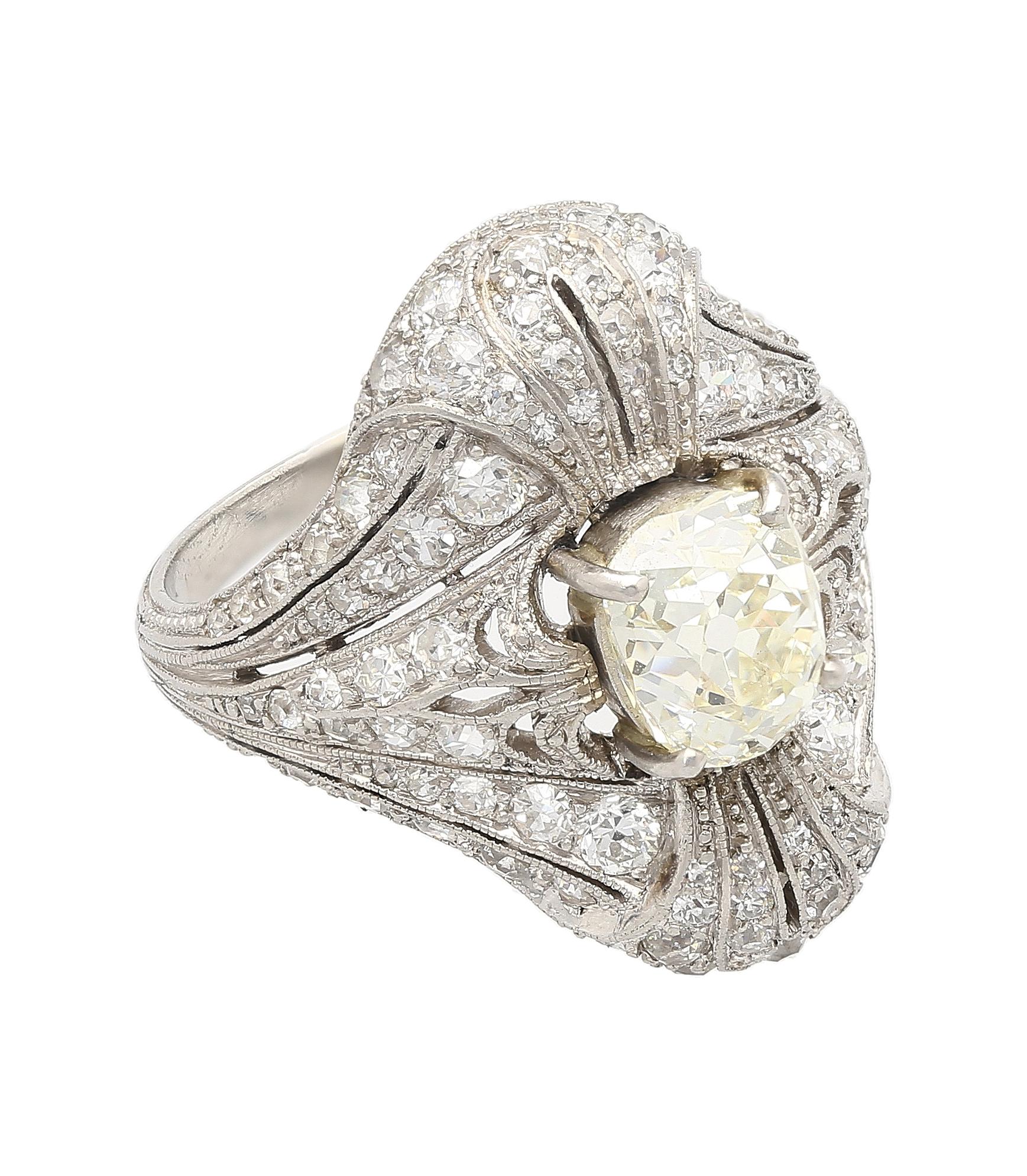 Art Deco 1.55 Carat Old European Cut Diamond Milgrain Filigree Platinum Ring In Excellent Condition For Sale In Miami, FL