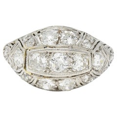Anello Art Deco 1.55 CTW Diamond 18 Karat White Gold Antique Bombe Band