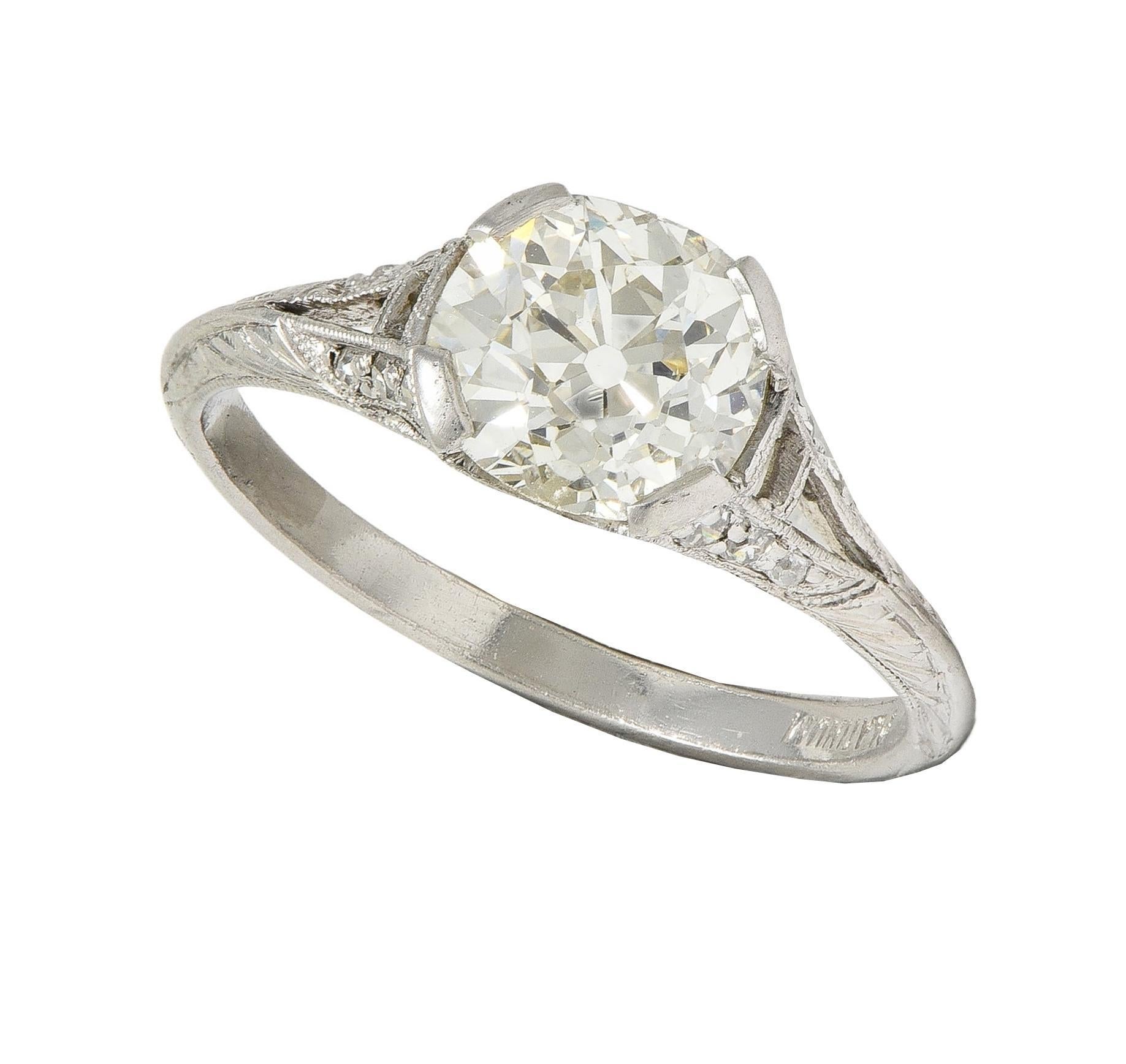 Art Deco 1,55 Karat Old Mine Cut Diamant Platin Vintage Verlobungsring mit Fächerschliff im Angebot 5