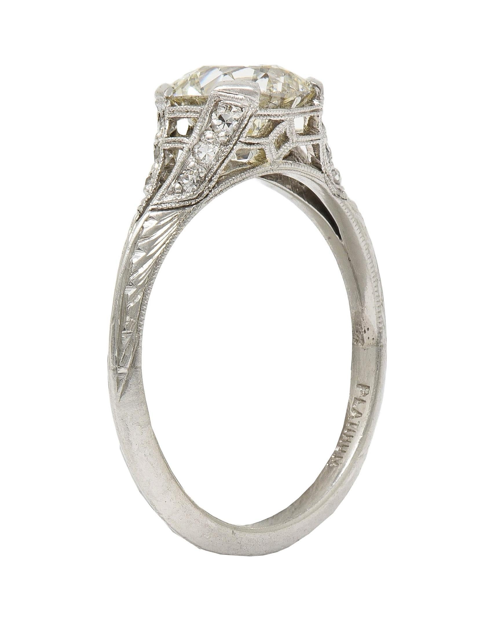 Art Deco 1,55 Karat Old Mine Cut Diamant Platin Vintage Verlobungsring mit Fächerschliff (Art déco) im Angebot