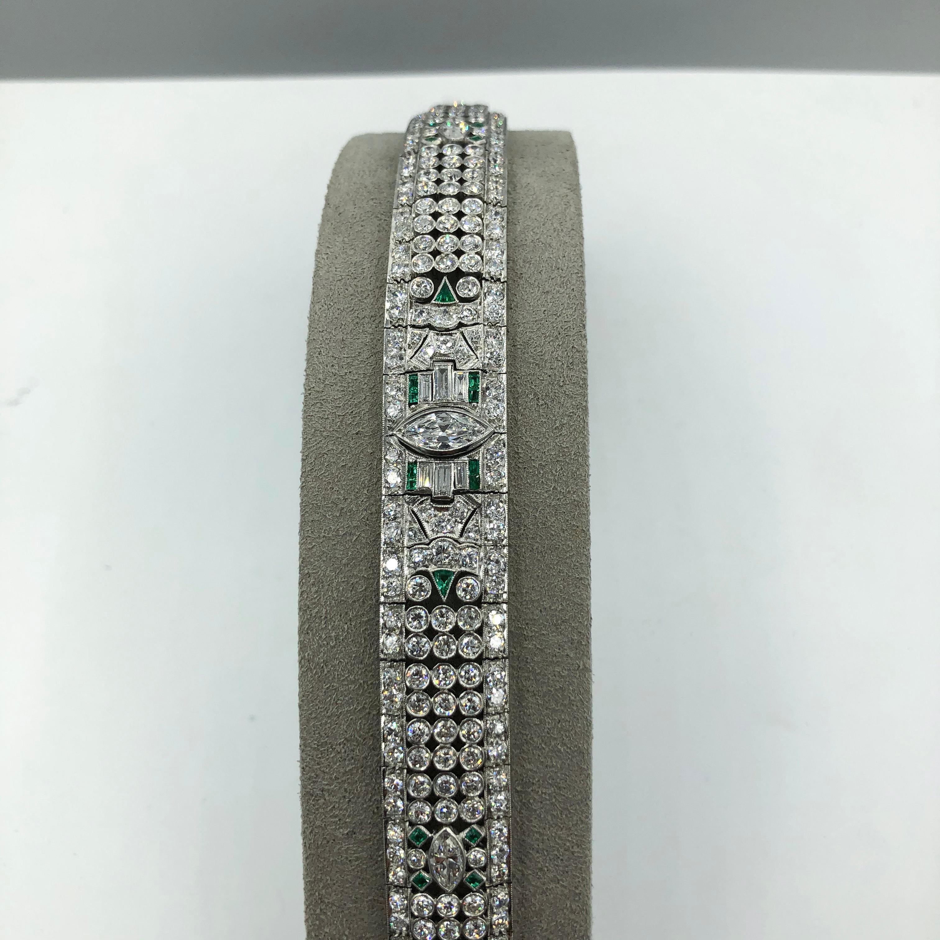 Mixed Cut 15.50 Carat Total Mixed-Cut Diamond and Emerald Antique Fashion Bracelet For Sale