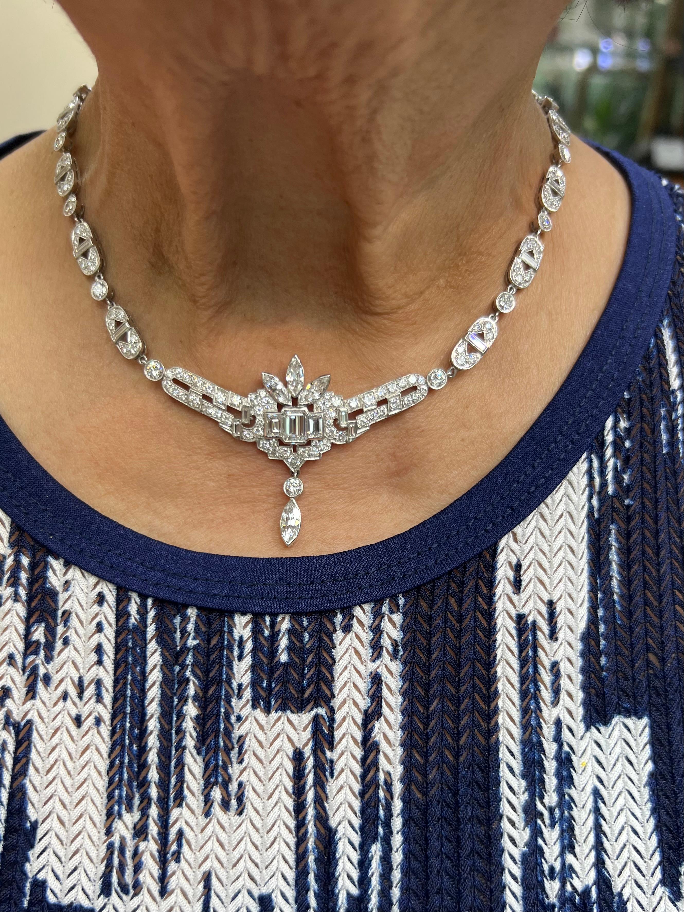 Art Deco 15.50 Carats Diamond Platinum Necklace For Sale 2