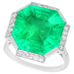 Art Deco 15.59 Carat Emerald and Diamond White Gold Cocktail Ring
