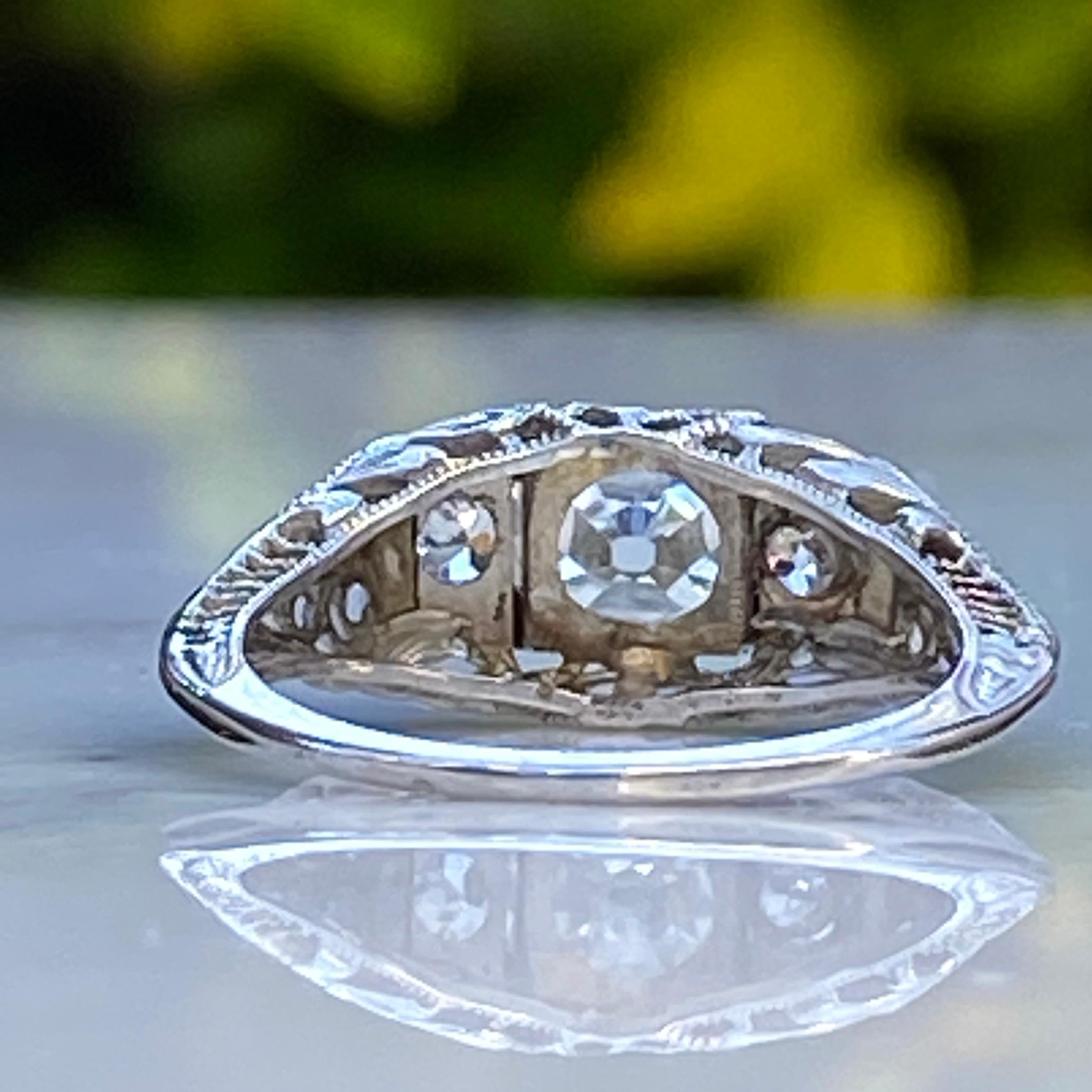 Art Deco 1.57 CTW Diamond 18K Gold Filigree Ring For Sale 5