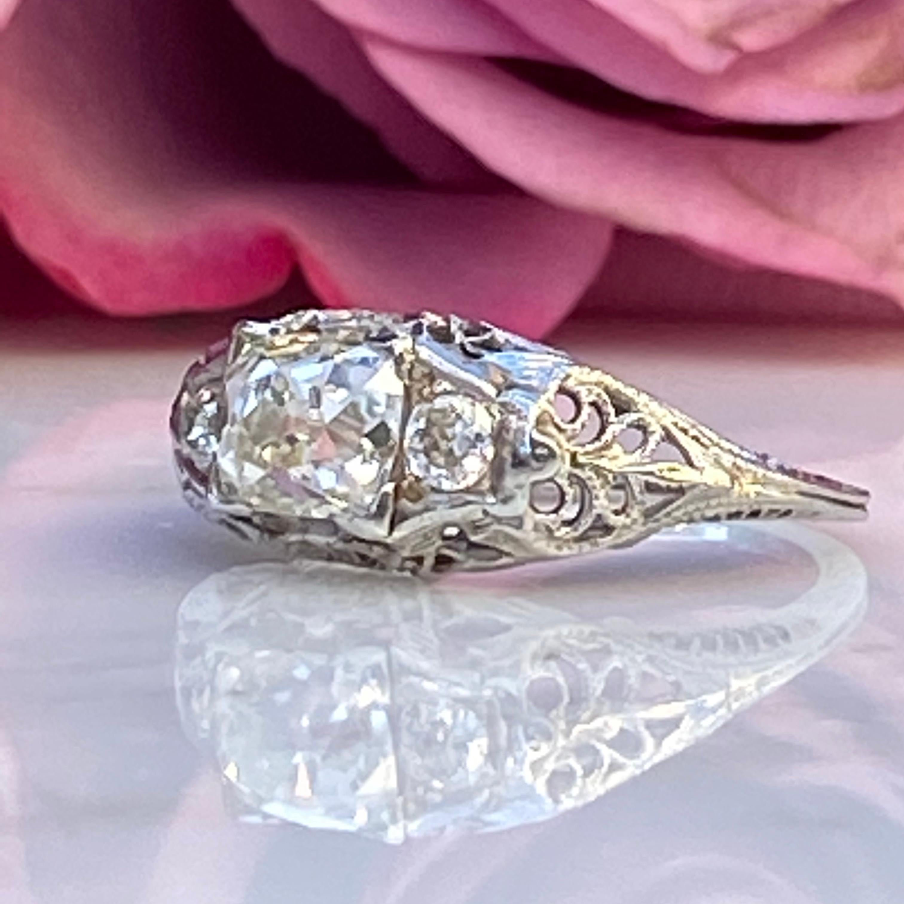 Art Deco 1.57 CTW Diamond 18K Gold Filigree Ring For Sale 7