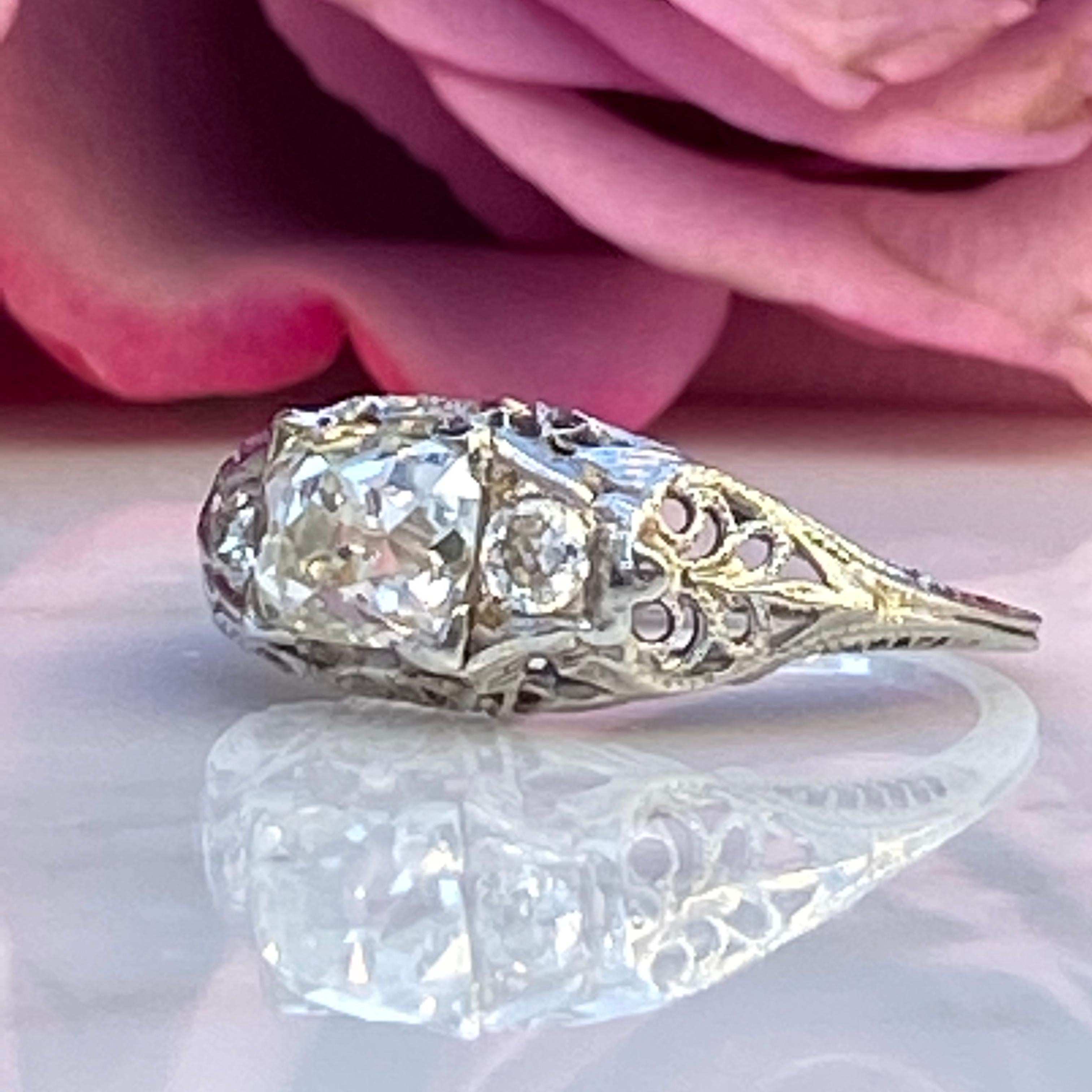 Art Deco 1.57 CTW Diamond 18K Gold Filigree Ring For Sale 8