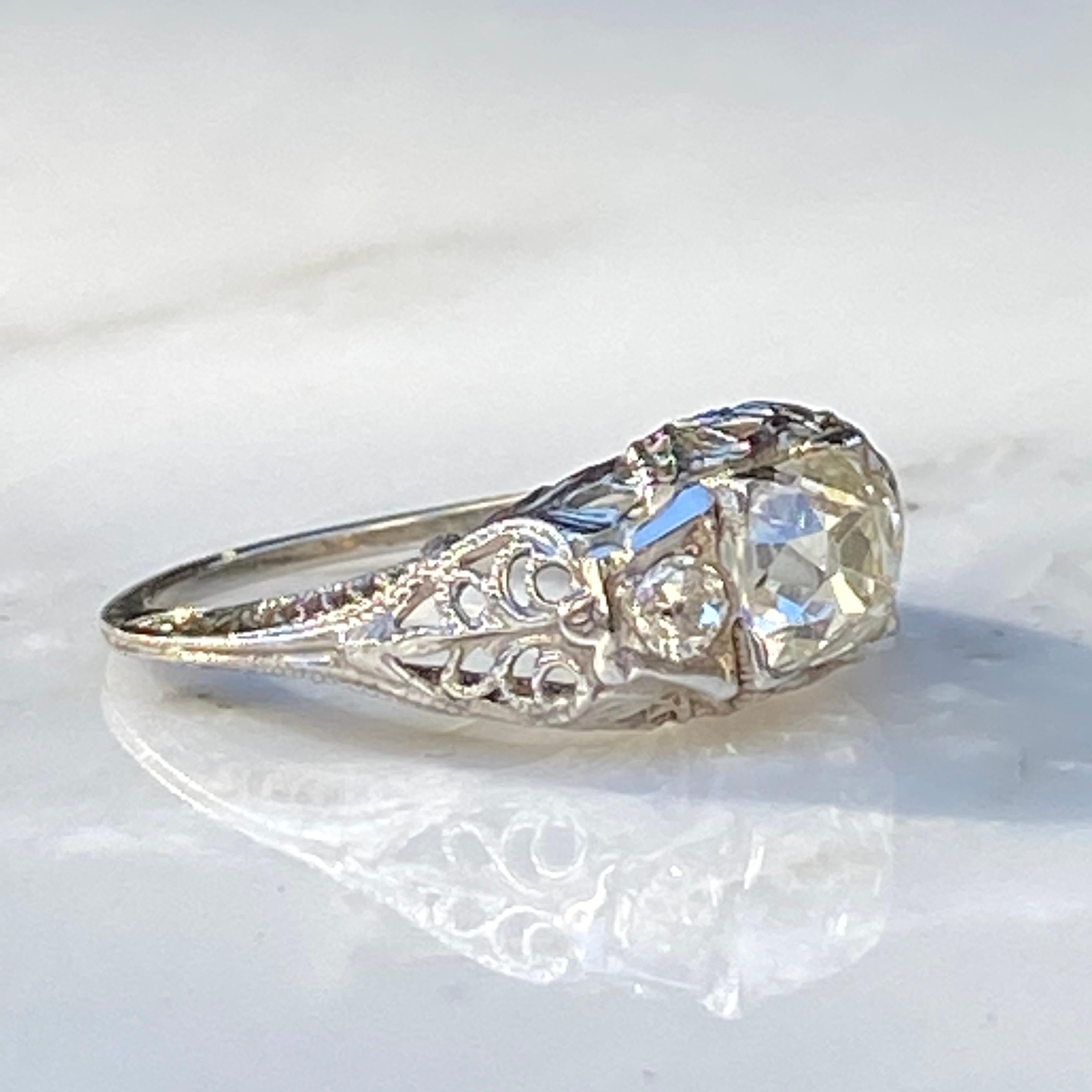 Art Deco 1,57 Karat Diamant 18K Gold Filigraner Ring im Angebot 11