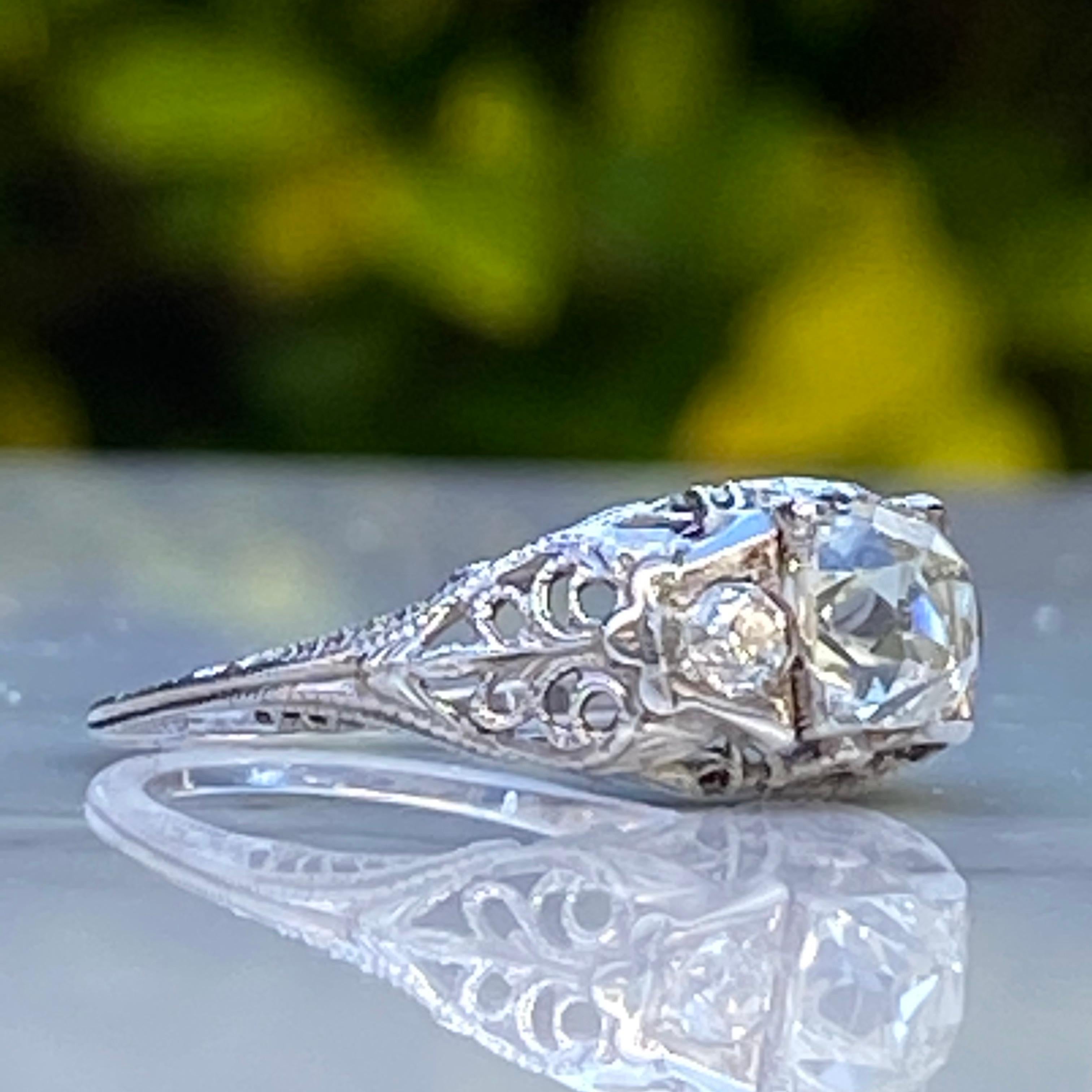 Art Deco 1.57 CTW Diamond 18K Gold Filigree Ring For Sale 1