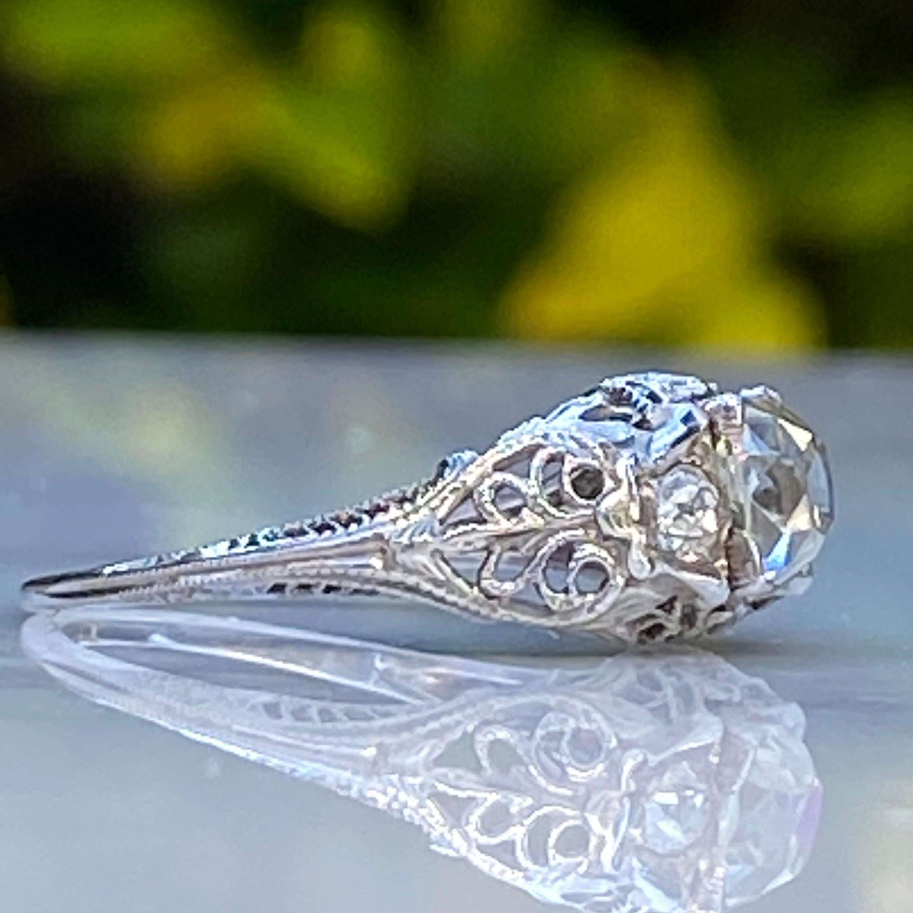 Art Deco 1.57 CTW Diamond 18K Gold Filigree Ring For Sale 2