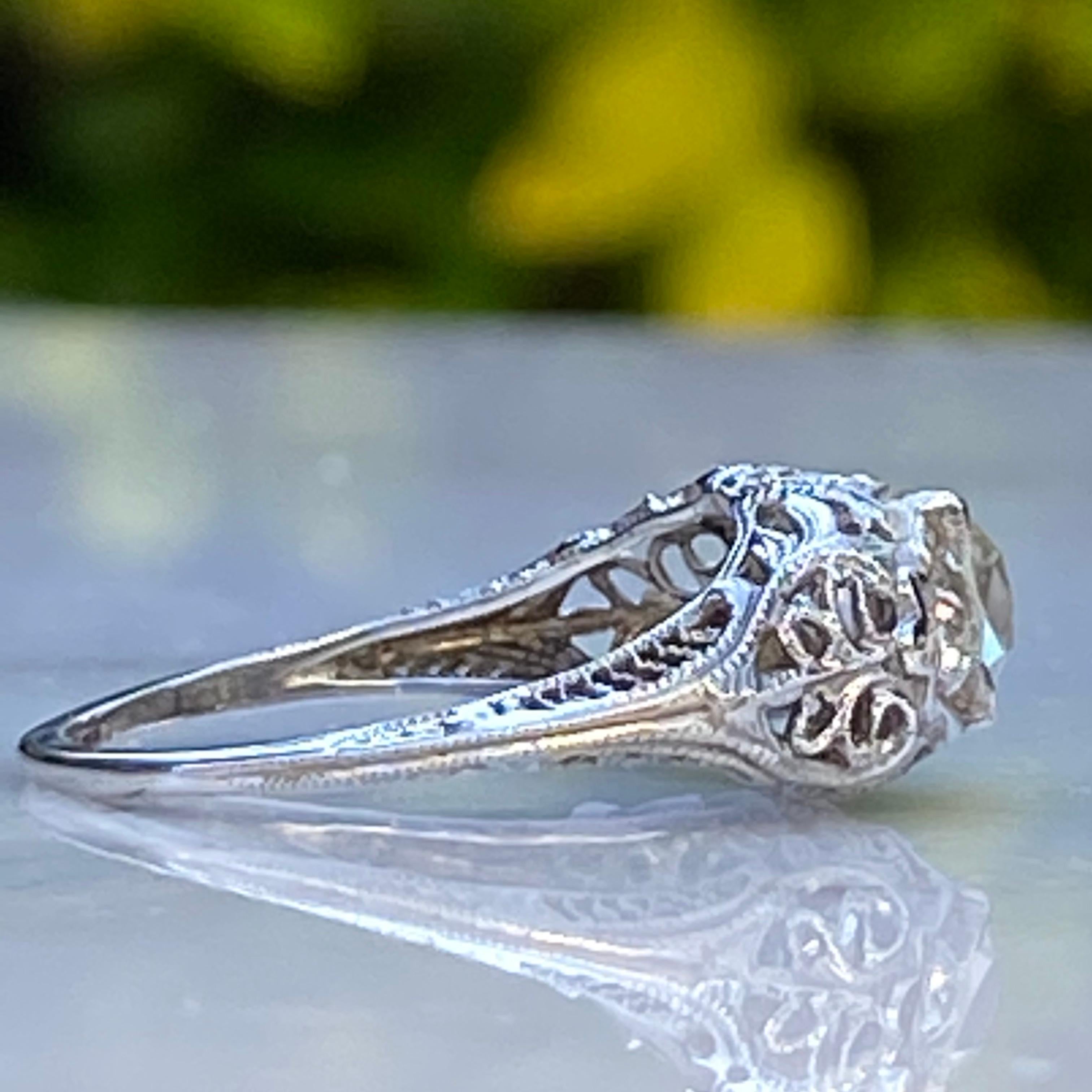 Art Deco 1.57 CTW Diamond 18K Gold Filigree Ring For Sale 4