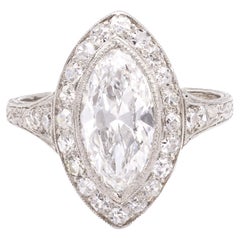 Anello aureolato in platino con diamante taglio marquise da 1,58 carati Art Deco
