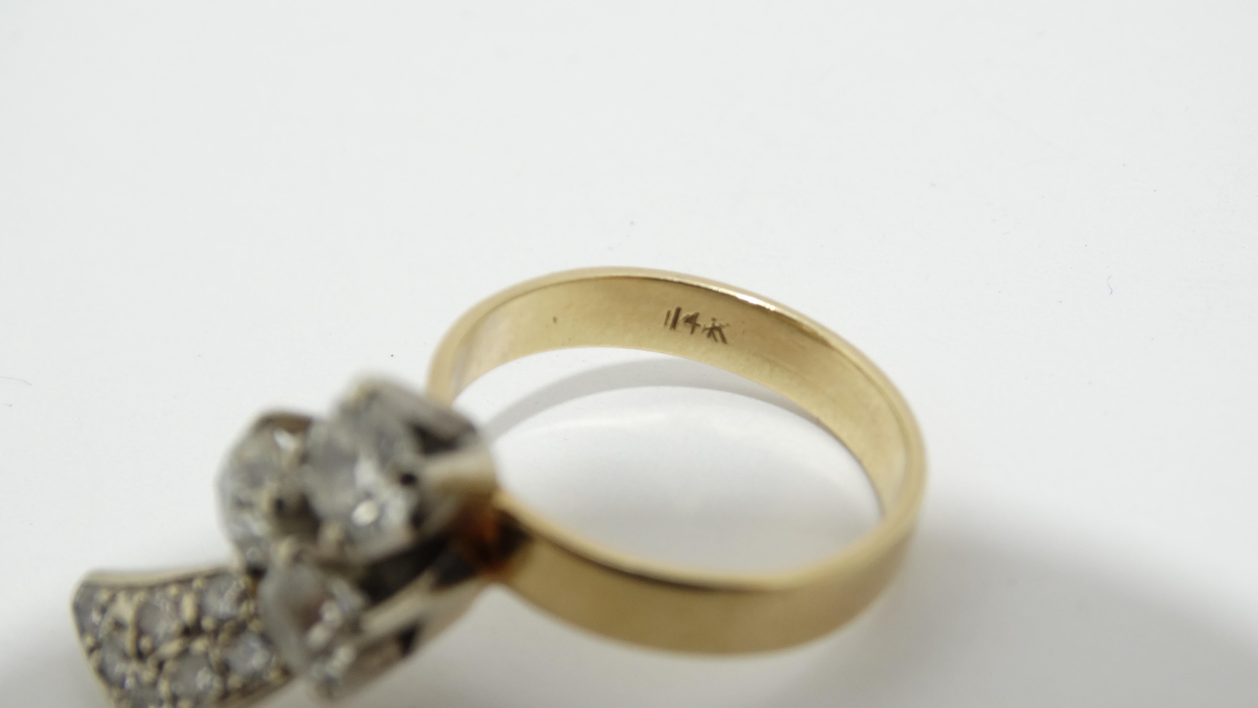 Round Cut Art Deco 1.5ct Diamond 14k Gold Petite Ring For Sale