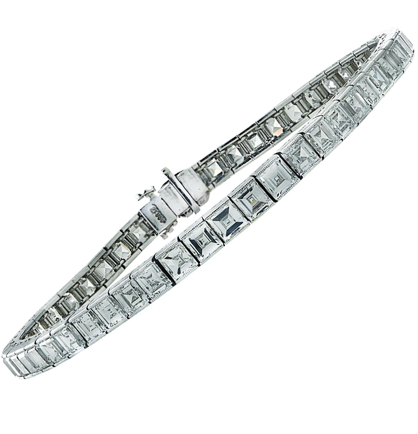 Art Deco 16 Carat Carre' Cut Diamond Tennis Bracelet In Good Condition In Miami, FL