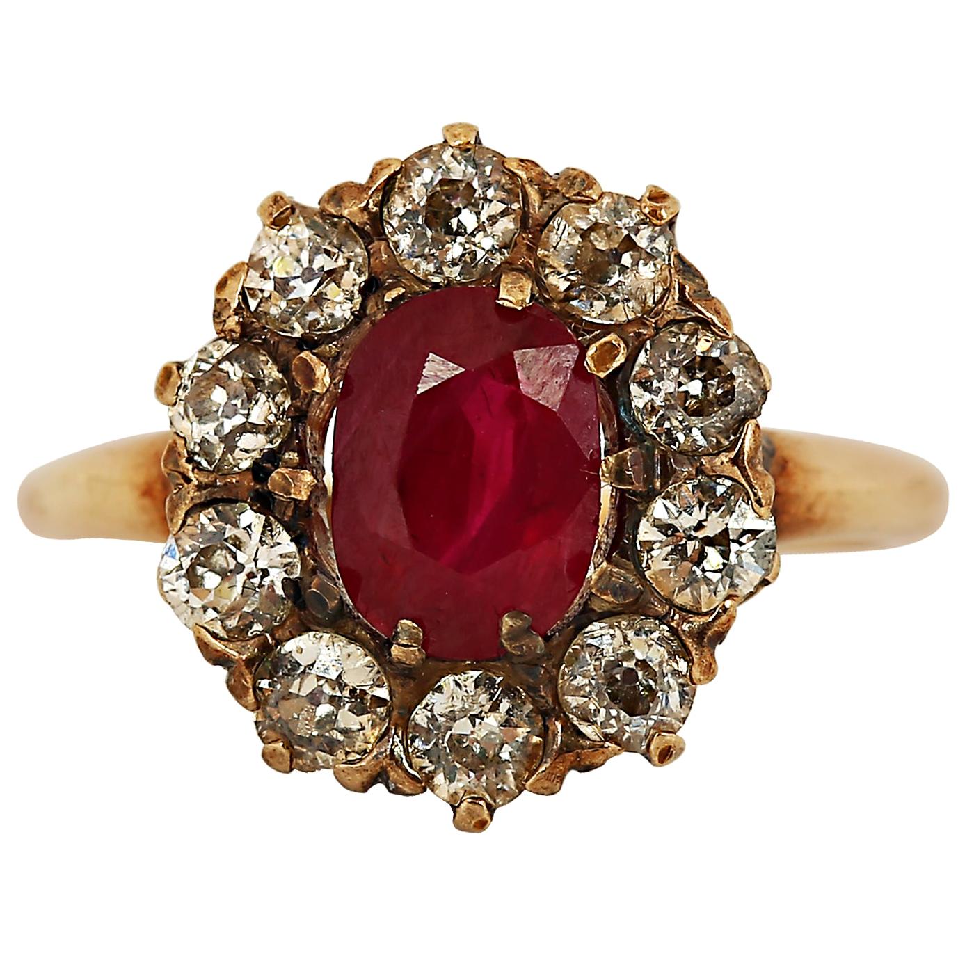 Antiguo anillo victoriano con halo de rubíes y diamantes de 1,60 quilates