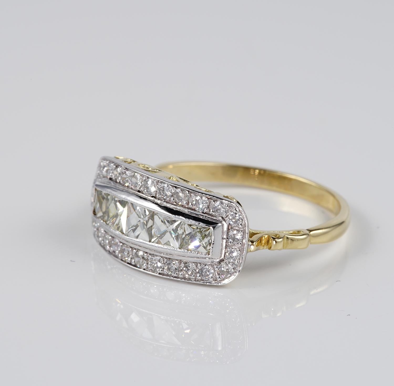 Art Deco 1.60 Ct French Cut Diamond Anniversary Ring In Good Condition For Sale In Napoli, IT