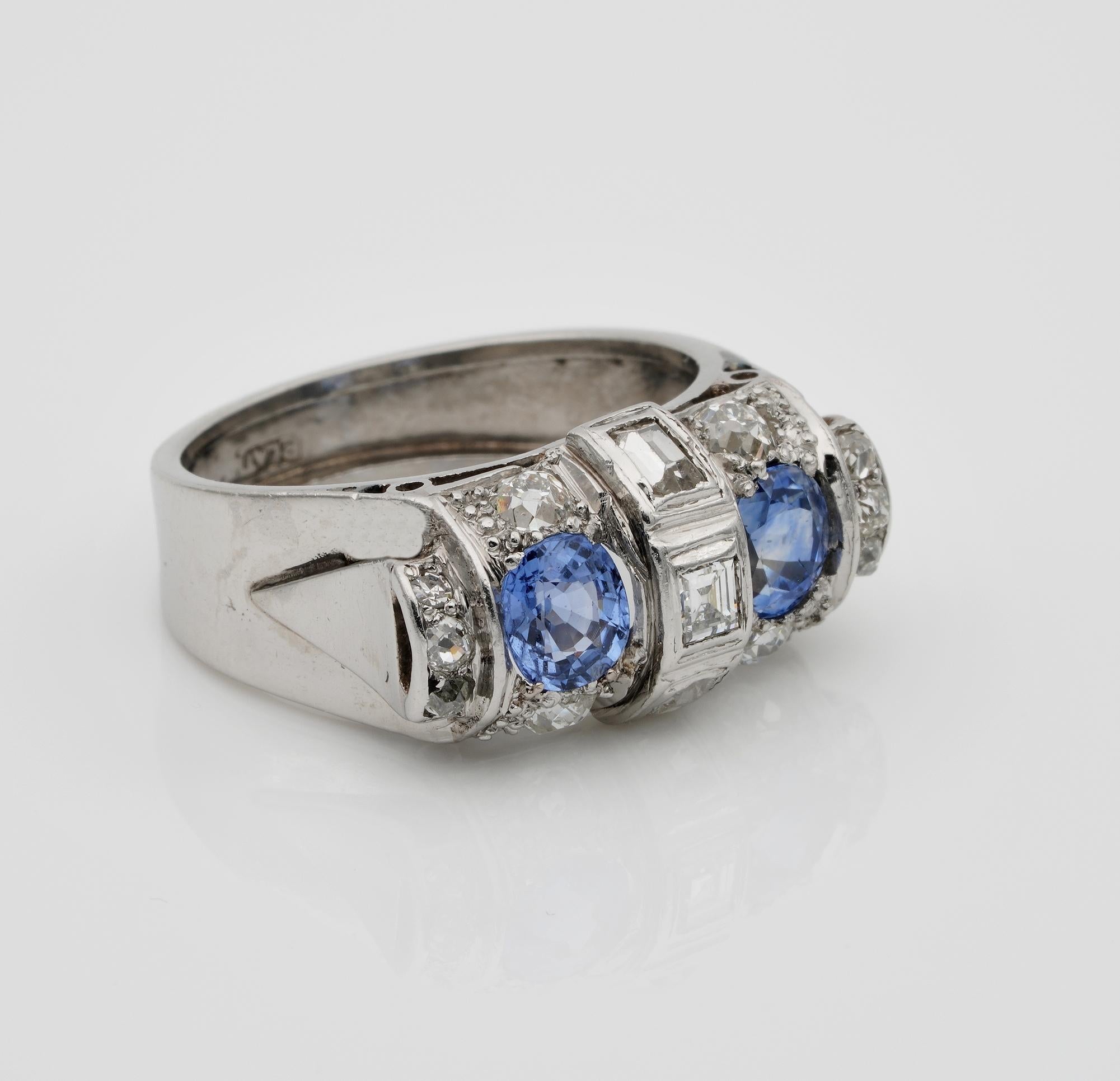 Art Deco 1.60 Carat Natural Sapphire and 1.40 Carat Old Cut Diamond Rare Ring In Good Condition For Sale In Napoli, IT
