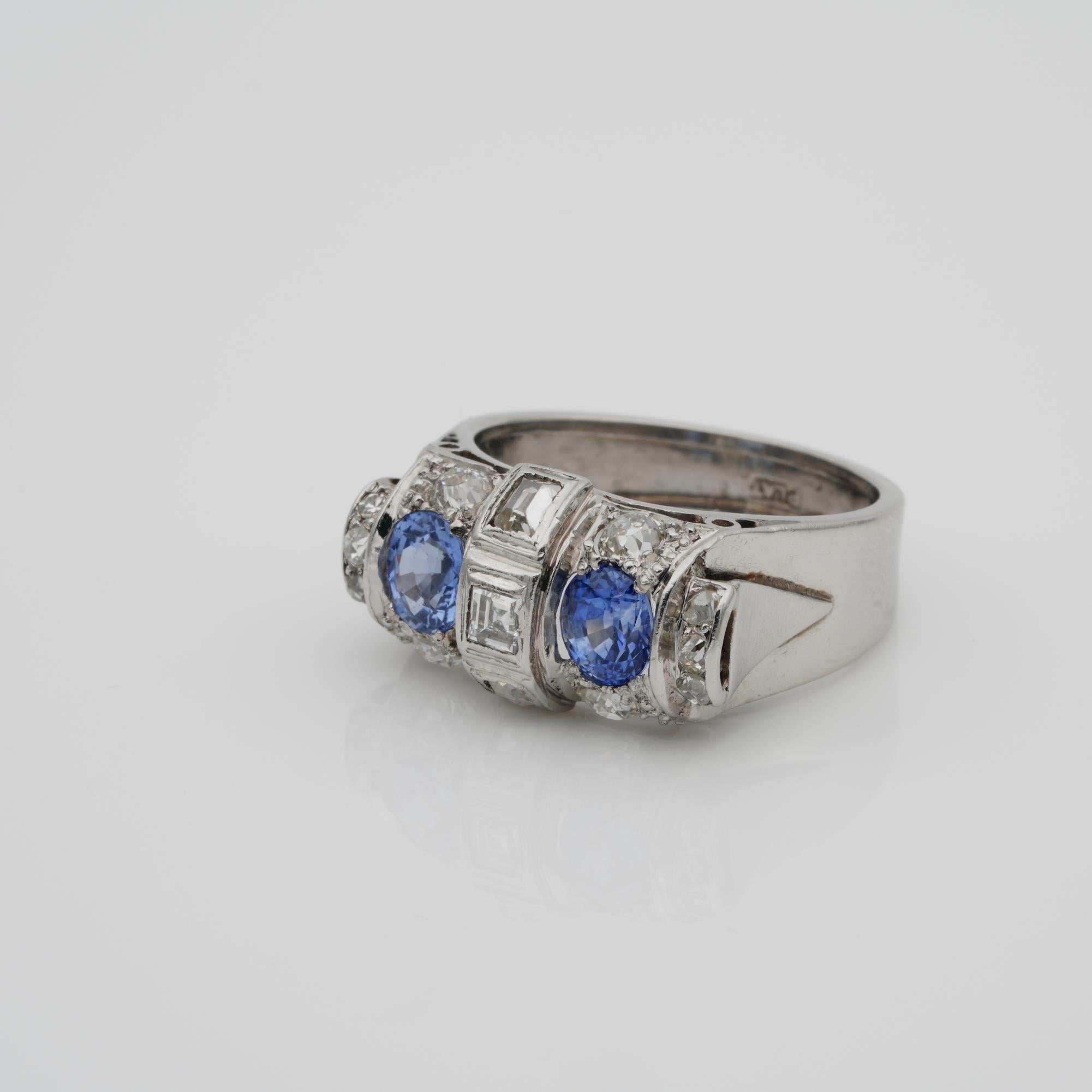 Art Deco 1.60 Carat Natural Sapphire and 1.40 Carat Old Cut Diamond Rare Ring For Sale 1