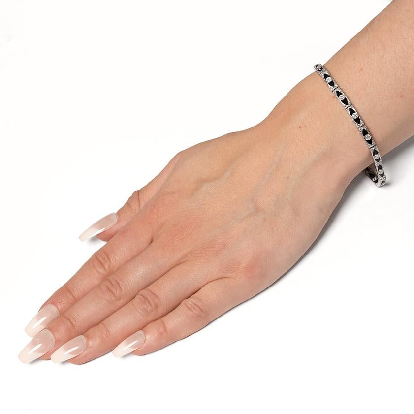 Art Deco 1.60ct Diamond and Onyx bracelet, c.1920s In Good Condition For Sale In London, GB