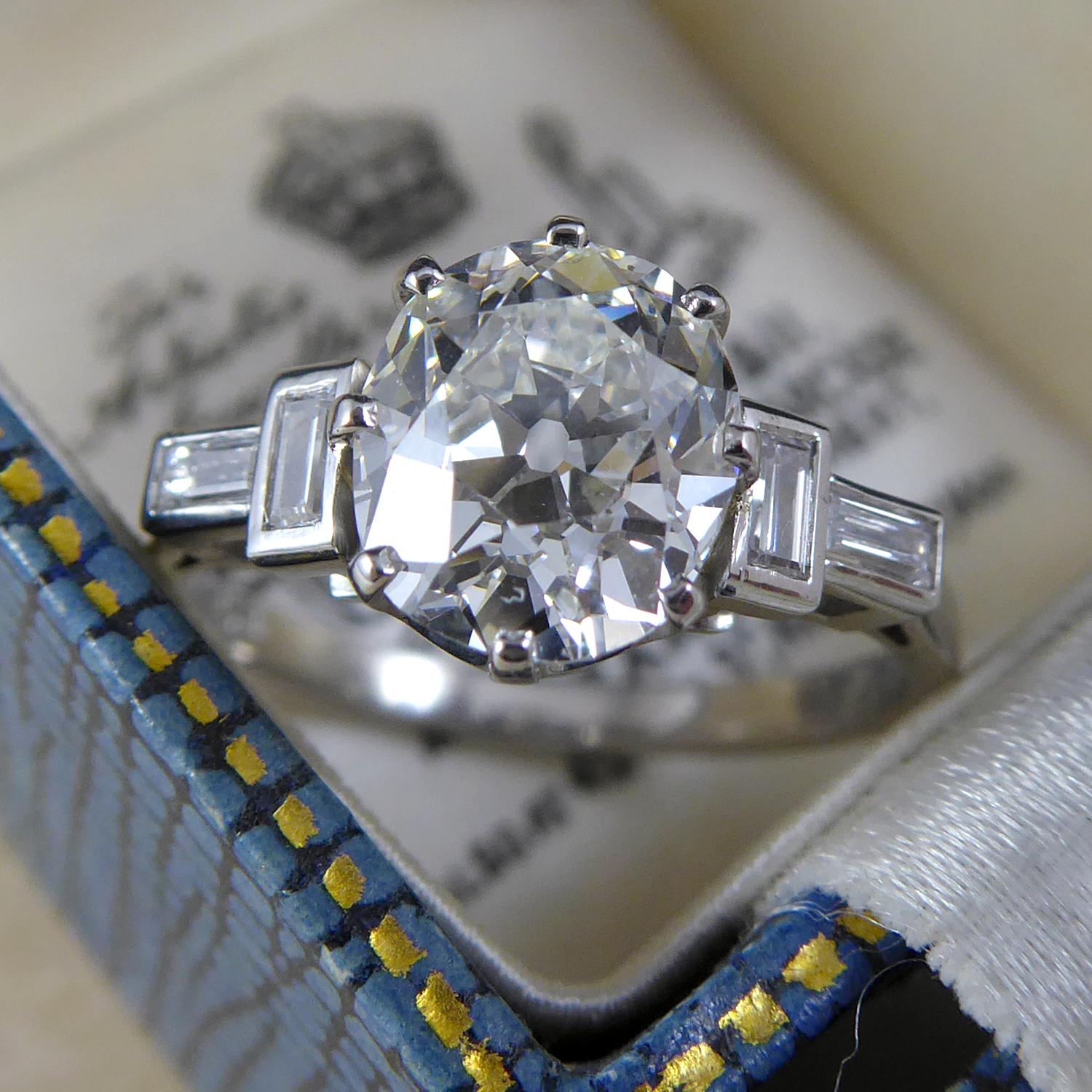 Art Deco 1.61 Carat Old European Cut Diamond Solitaire Ring, Platinum Band In Good Condition In Yorkshire, West Yorkshire
