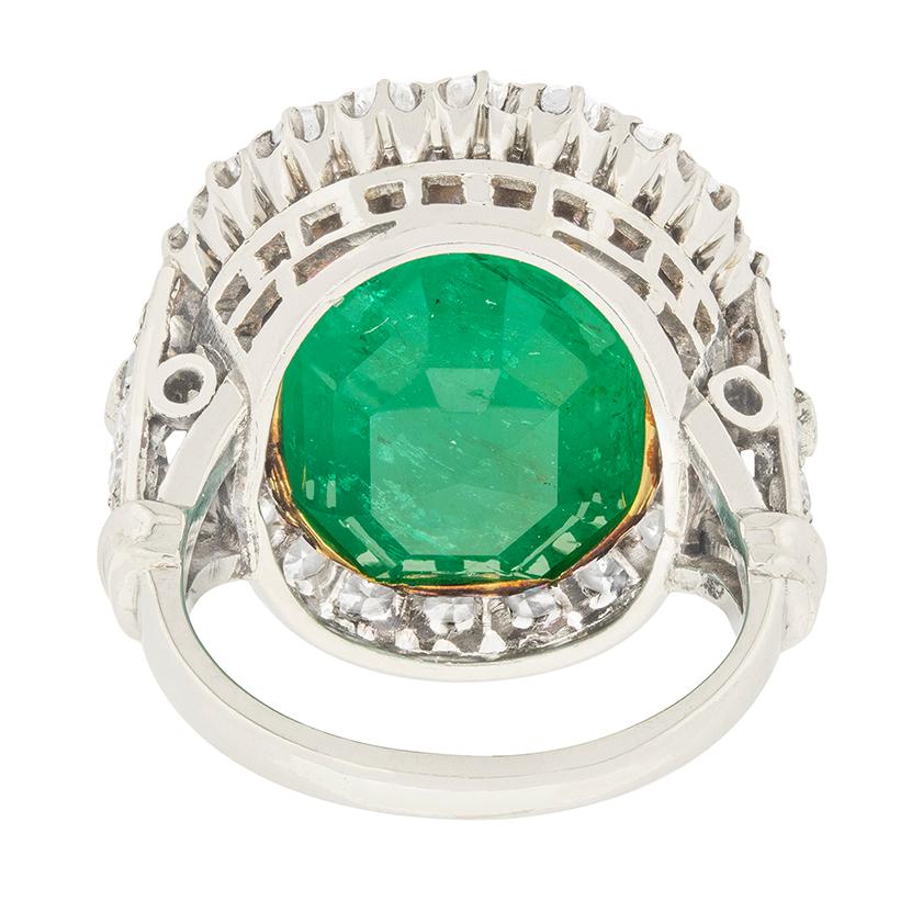 Art Deco 16.10 Carat Colombian Emerald and Transitional Cut Diamond Halo Ring In Excellent Condition For Sale In London, GB