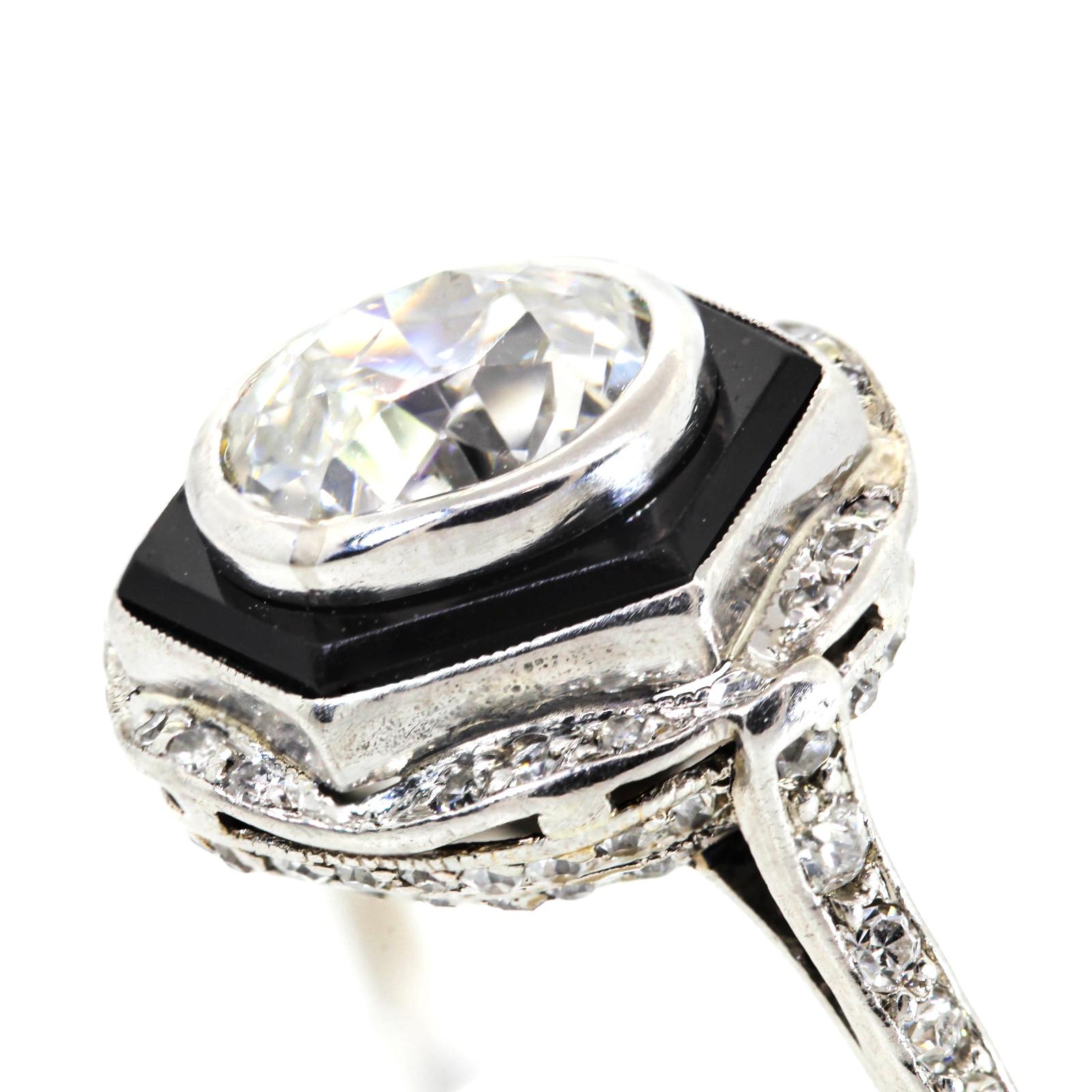 Art Deco 1.65 Carat Old European Cut Diamond Platinum Ring In Good Condition In Beverly Hills, CA