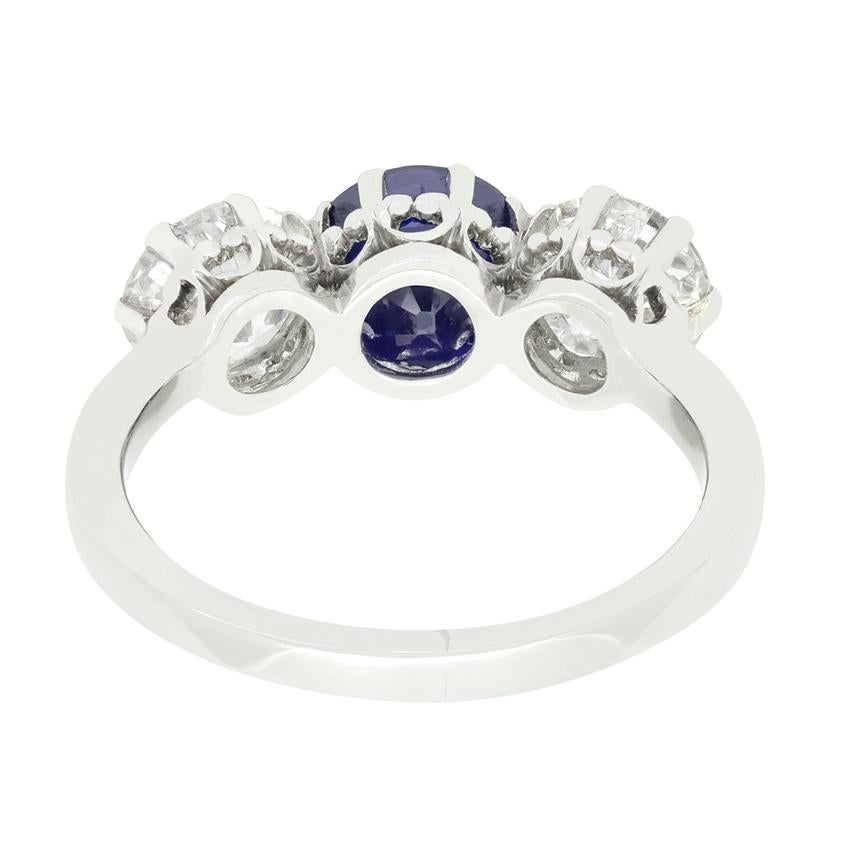 Bague Art déco avec trilogie de saphirs et diamants de 1,65 carat, c. 1920 Bon état - En vente à London, GB