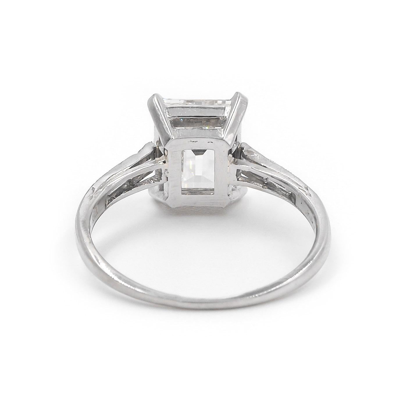 Art Deco 1.67 Carat GIA Certified Step Cut Diamond Engagement Ring In Excellent Condition For Sale In Los Angeles, CA