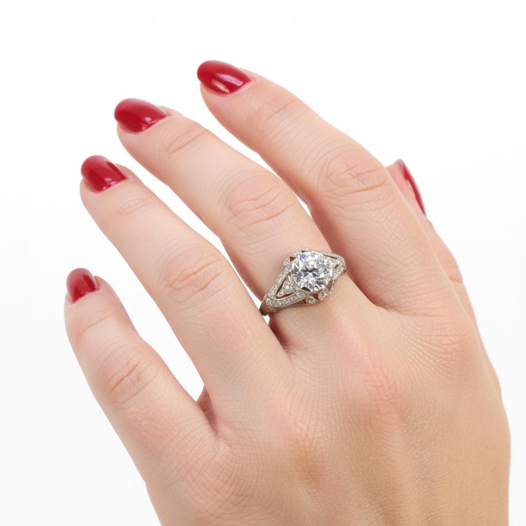Taille vieille Europe Bague de fiançailles Art déco en platine avec diamant taille européenne ancienne de 1.67 carat en vente
