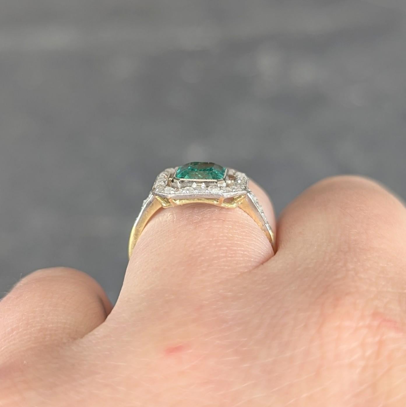Art Deco 1.67 CTW Colombian Emerald Diamond Platinum 18K Gold Antique Halo Ring en venta 5