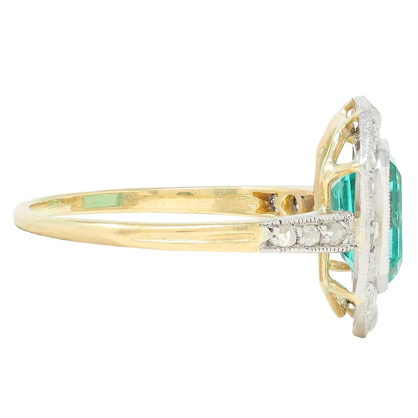 Art Deco 1.67 CTW Colombian Emerald Diamond Platinum 18K Gold Antique Halo Ring Corte esmeralda en venta