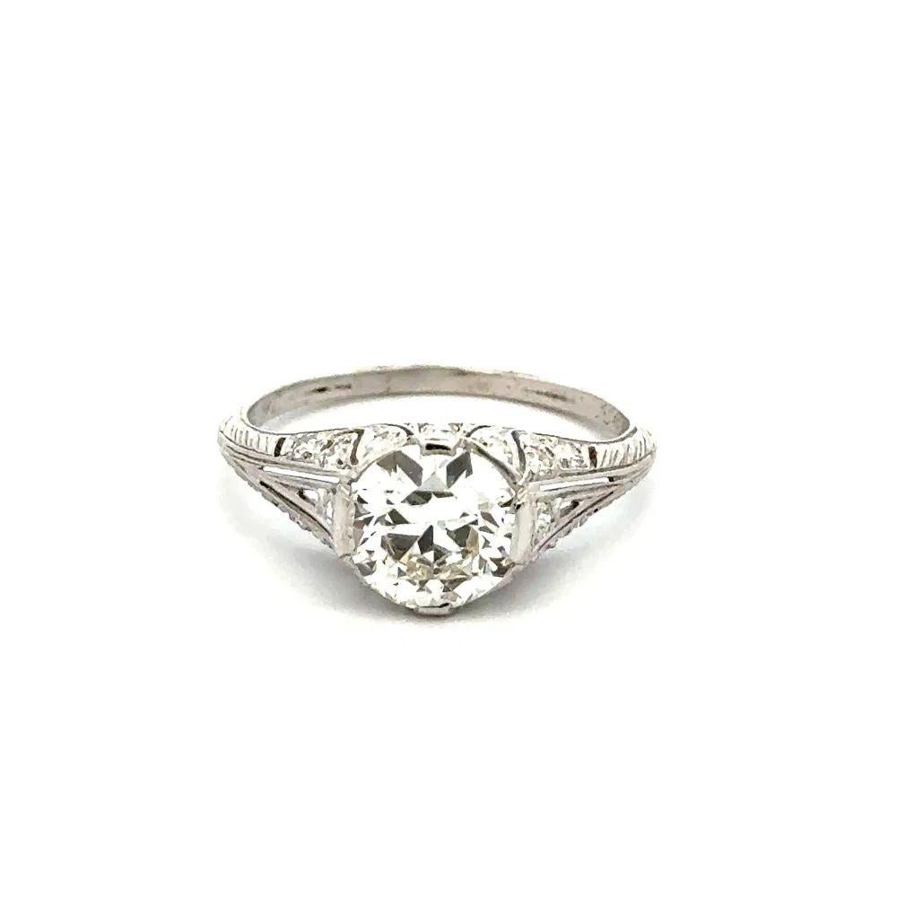 Art Deco 1.69 Carat Old European Cut Diamond Platinum Solitaire Ring In Excellent Condition For Sale In Montreal, QC