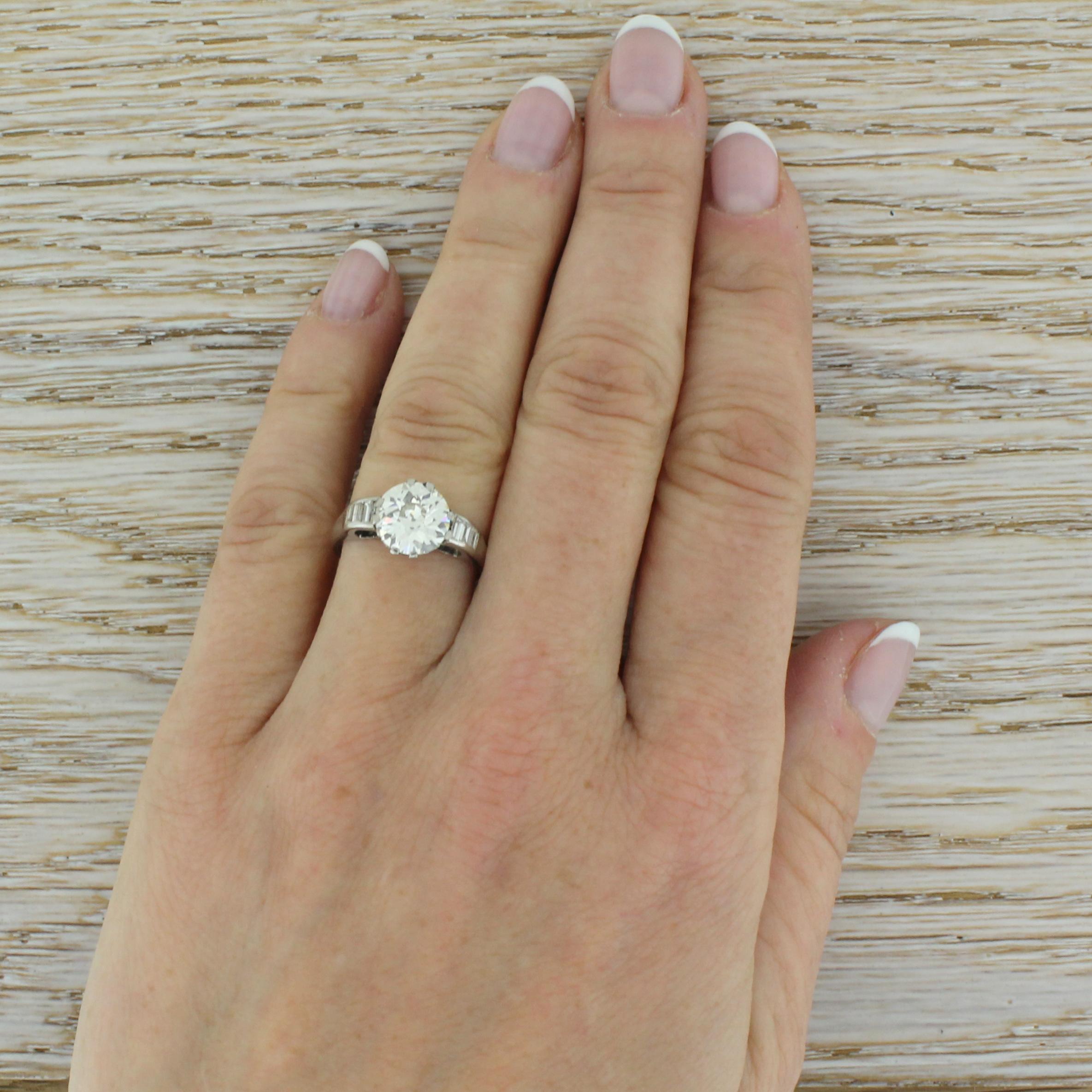 Women's Art Deco 1.70 Carat Old Cut Diamond Engagement Ring