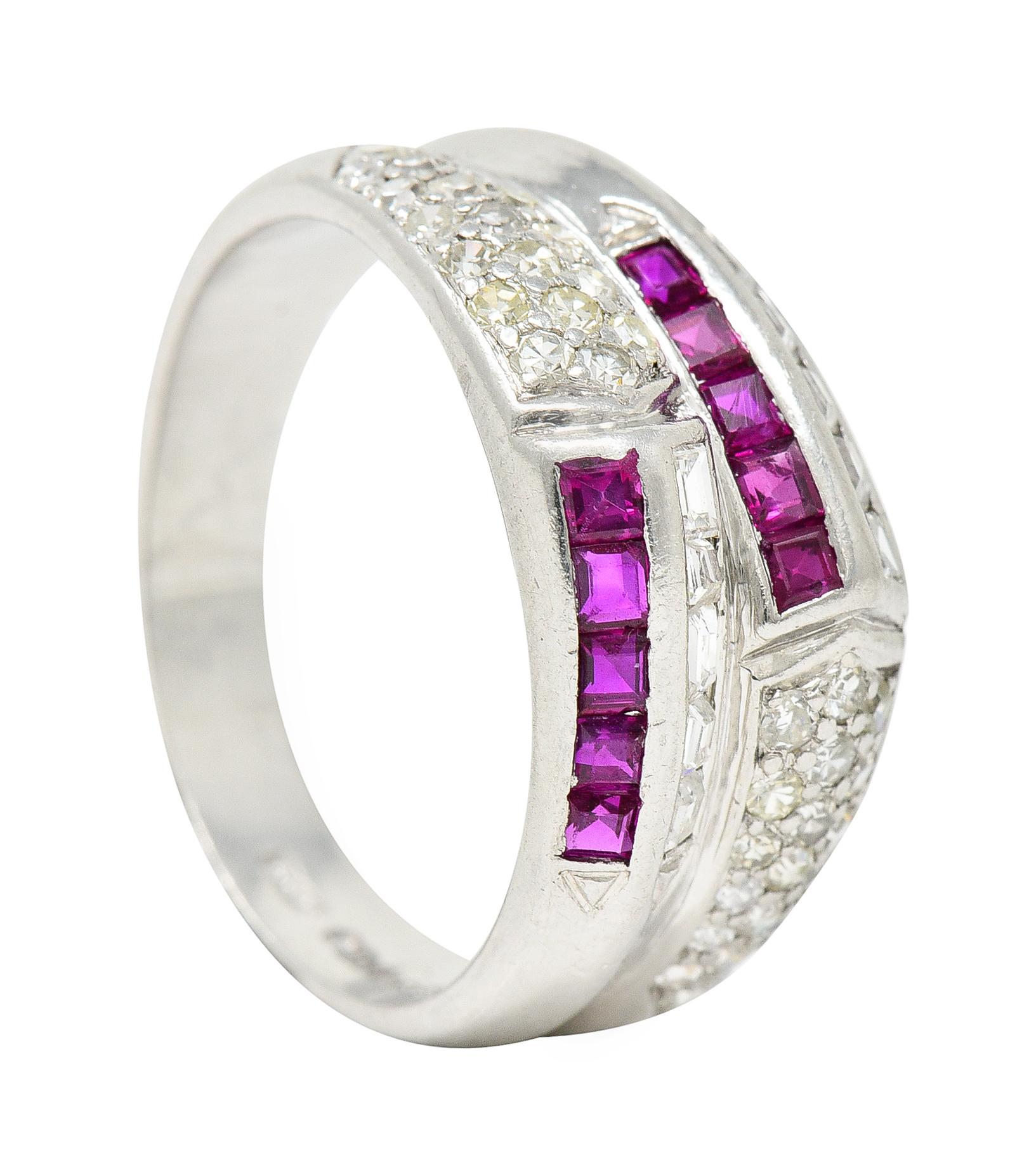 Bague à double anneau Art déco en platine avec diamants de 1,70 carat et rubis en vente 5