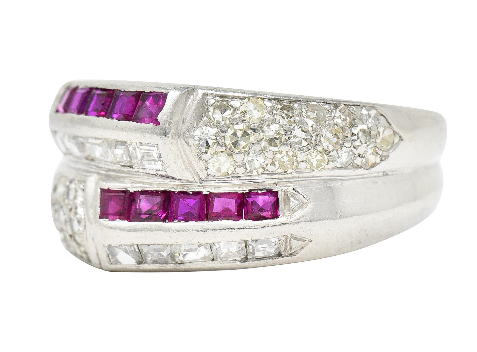 Bague à double anneau Art déco en platine avec diamants de 1,70 carat et rubis en vente 1