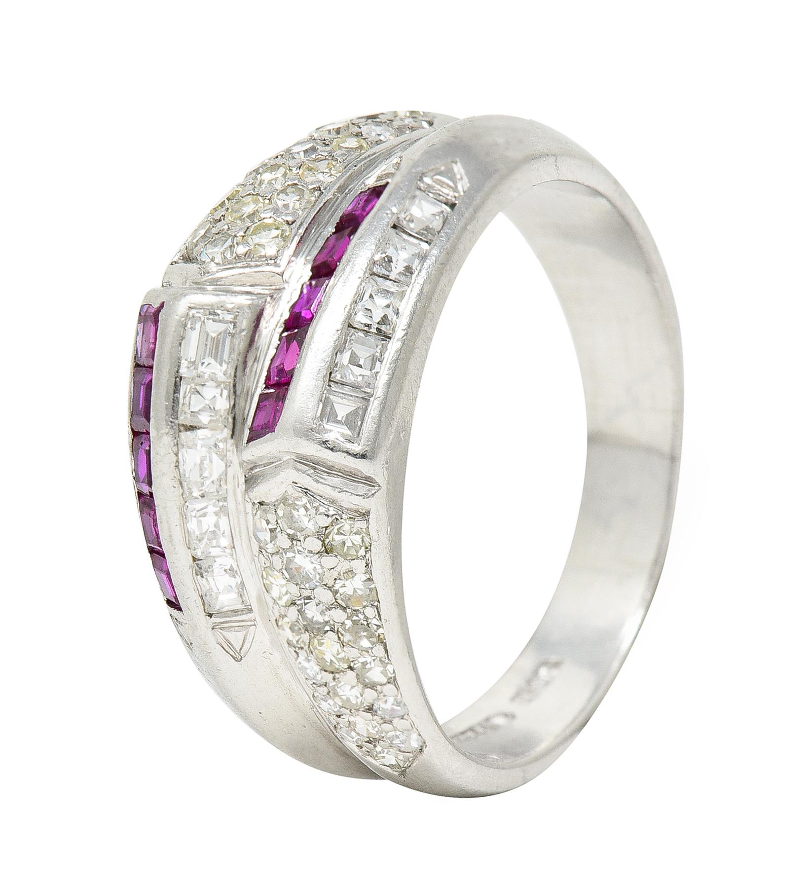 Bague à double anneau Art déco en platine avec diamants de 1,70 carat et rubis en vente 3
