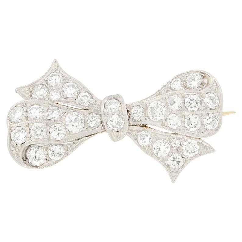 Art Deco 1.70ct Diamond Bow Brooch, c.1930s For Sale
