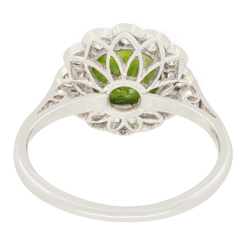 Art Deco 1.70ct Peridot and Diamond Ring, c.1920s In Good Condition In London, GB