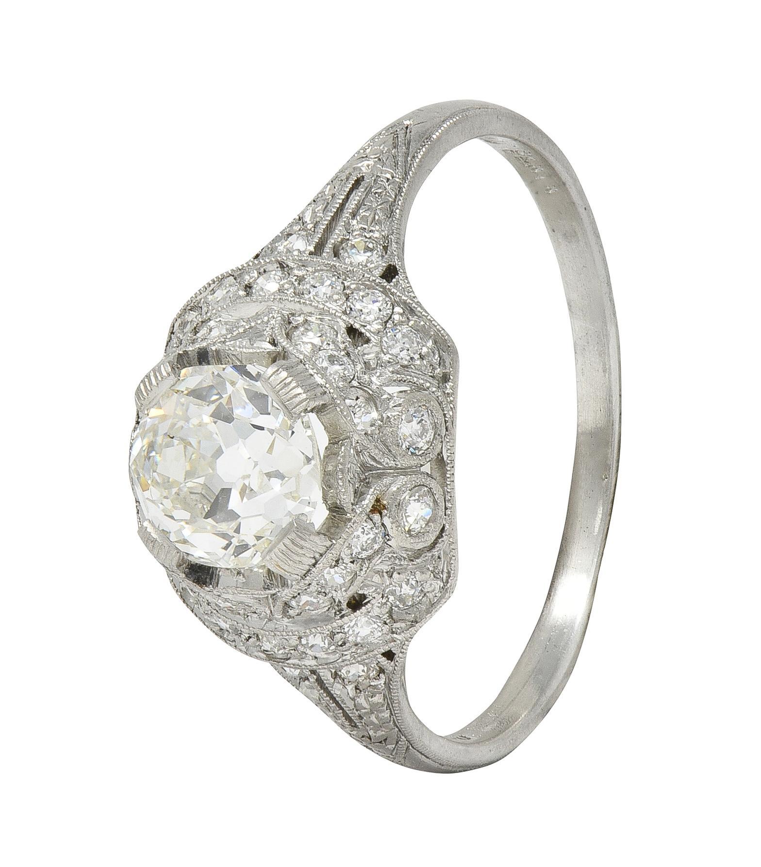 Art Deco 1.71 CTW Old Mine Cut Diamond Platinum Ribbon Vintage Verlobungsring im Angebot 4