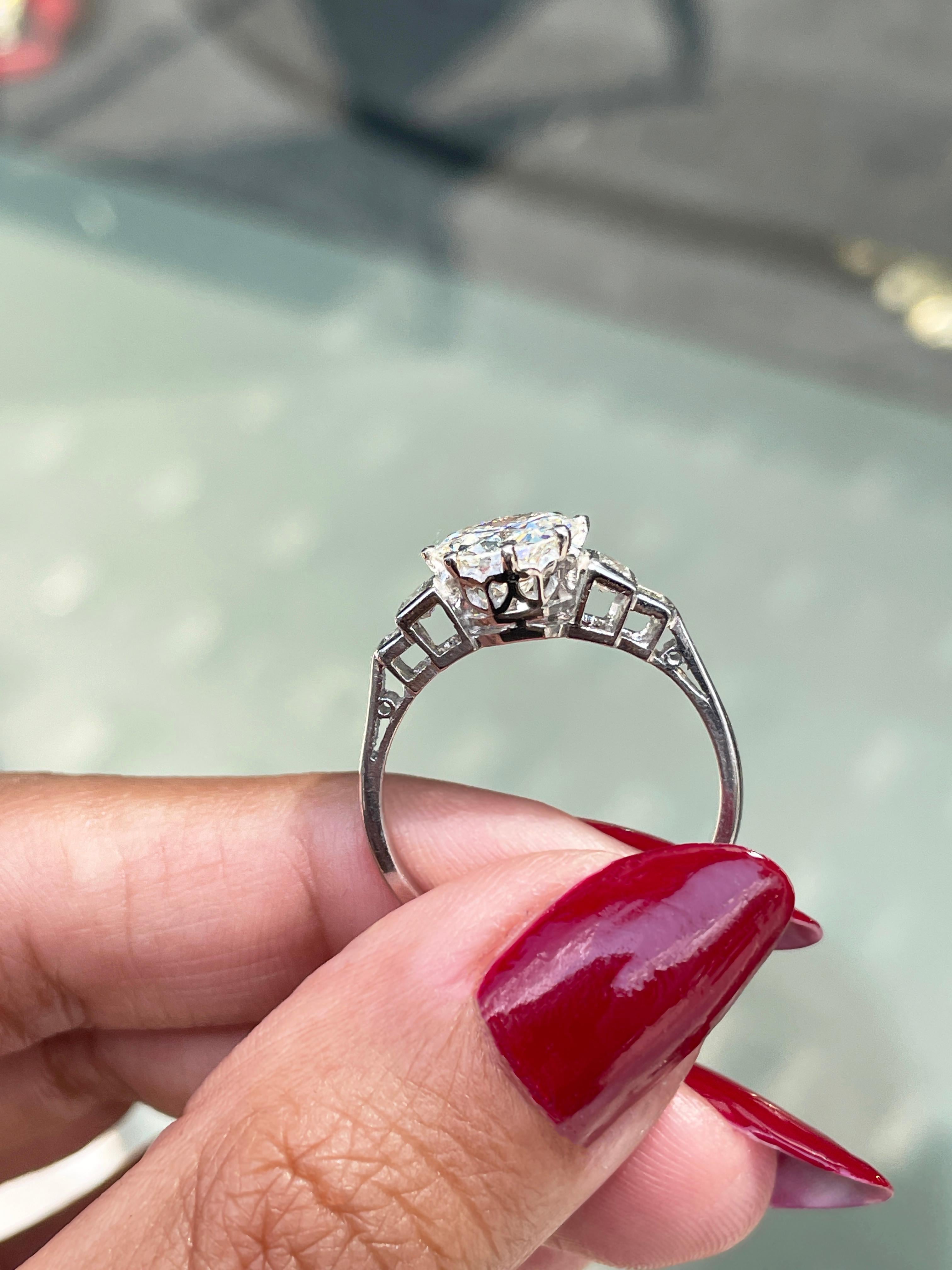 Art Deco 1.72 Carat Old Cut Diamond Platinum Engagement Ring, Circa 1920's For Sale 1