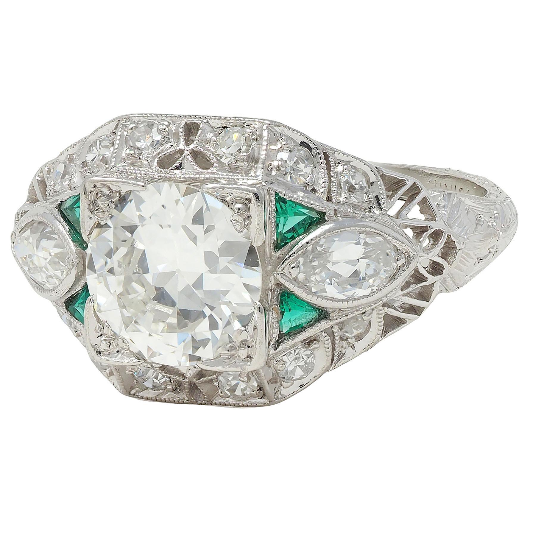 Art Deco 1.72 CTW Diamond Emerald Platinum Vintage Wheat Bombé Engagement Ring For Sale 2